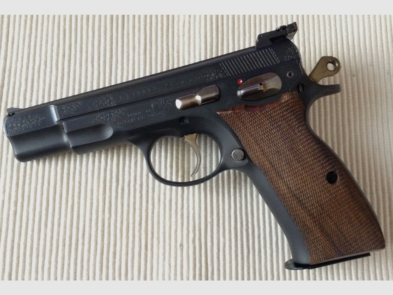 Ha. Pistole Brünner CZ-75 Luxus, Kal. 9mmLuger, aus Sammlung