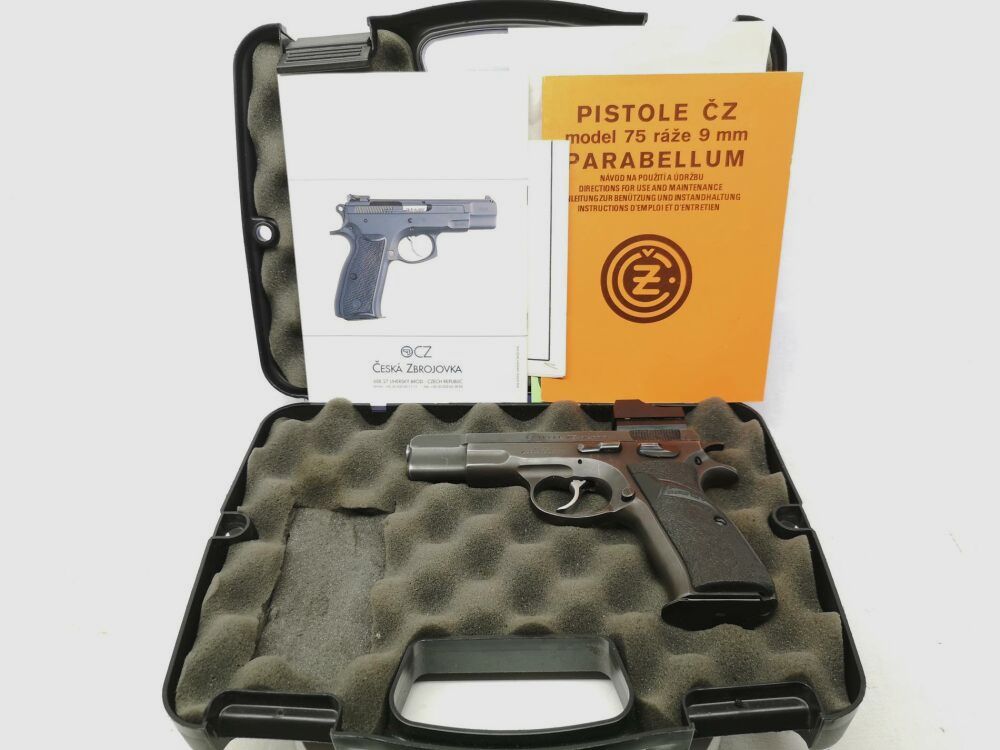 CZ Uhersky Brod Mod. 75 con WS "Kadet" e Docter Sight