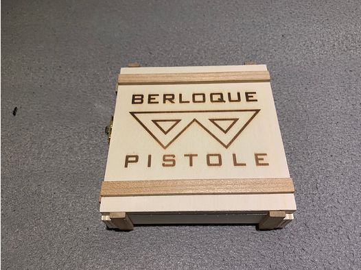 Berloque Pistole vergoldet NEU im Holzkasten