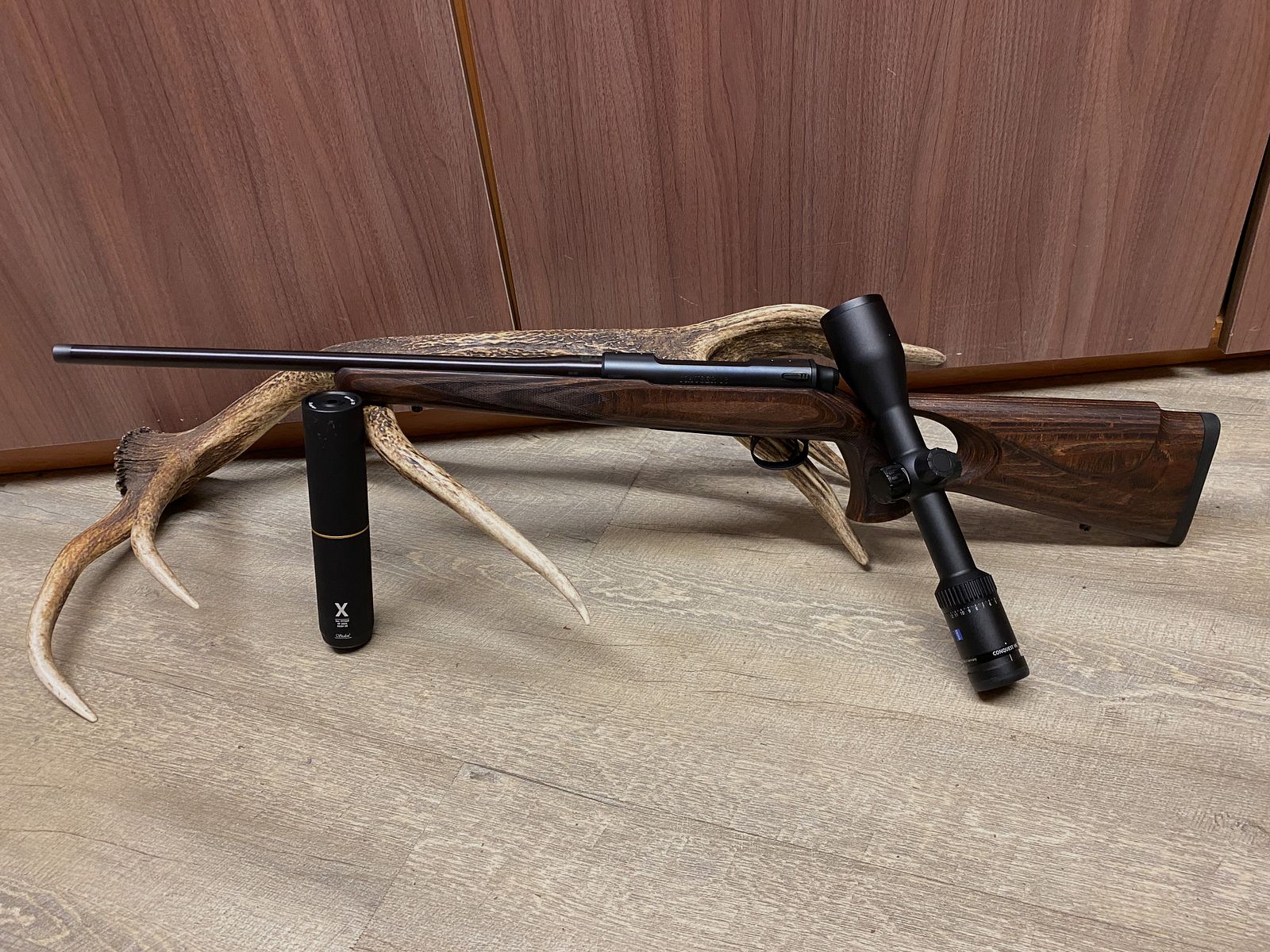 Mauser M18 Max Pure, con Zeiss Conquest V6 2-12x50 M, con guida