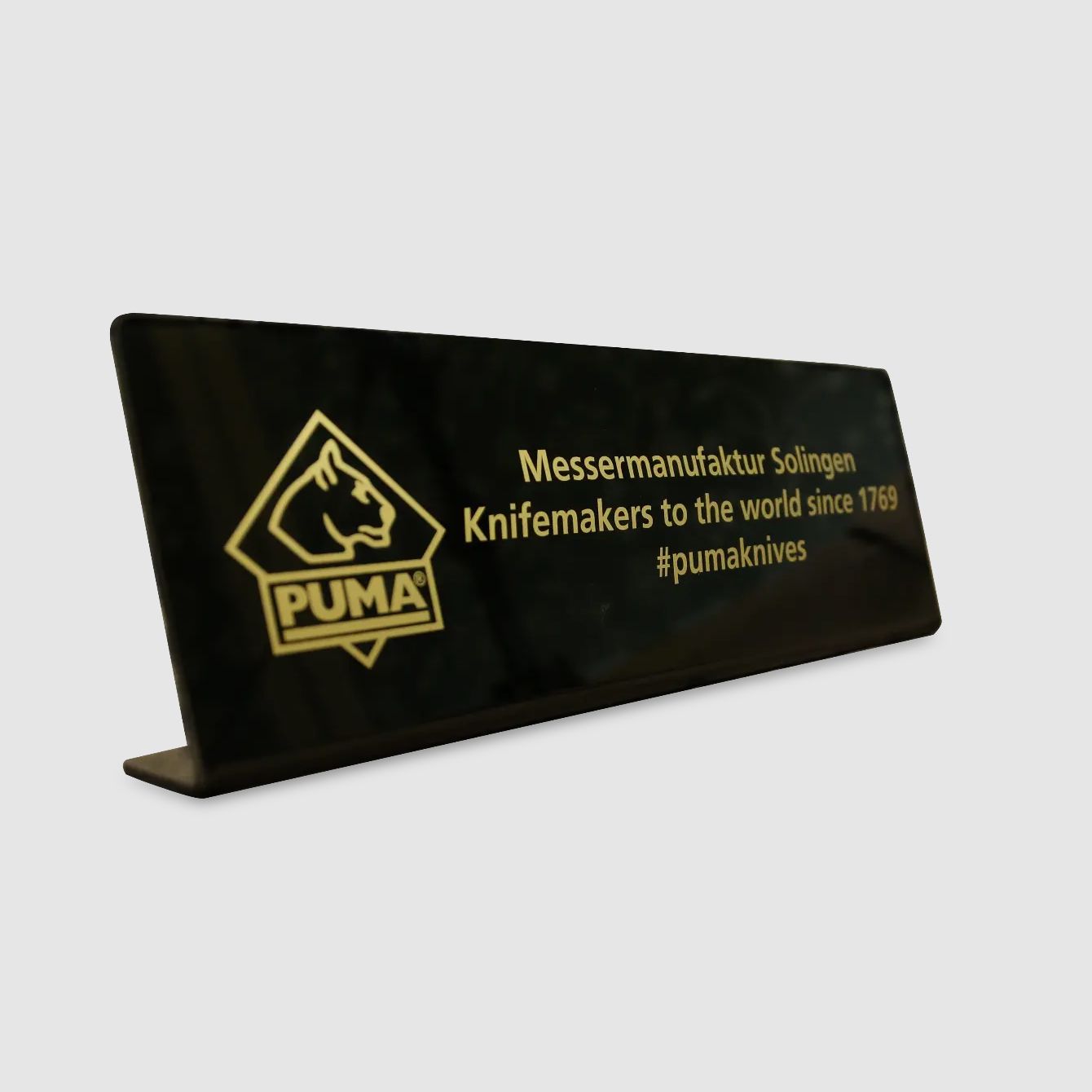 Thekendisplay / Aufsteller schwarz "Knifemakers to the world"