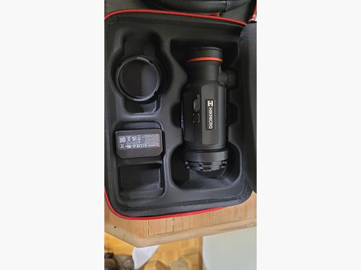 Hikmicro TH35C 3.0 + Conector Duo de Caza Preciso