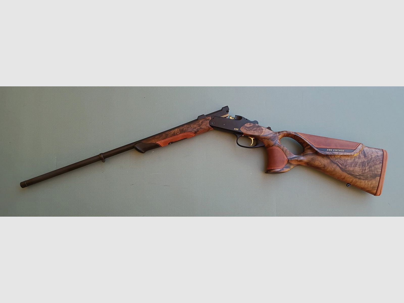BLASER K95 VINTAGE BREAK ACTION CAL 8.5X55 BLASER TRIGGER AND HEAD IN SIMIL GOLD, MATTE HEAD, LEATHER INSERTS, image 4 of 7