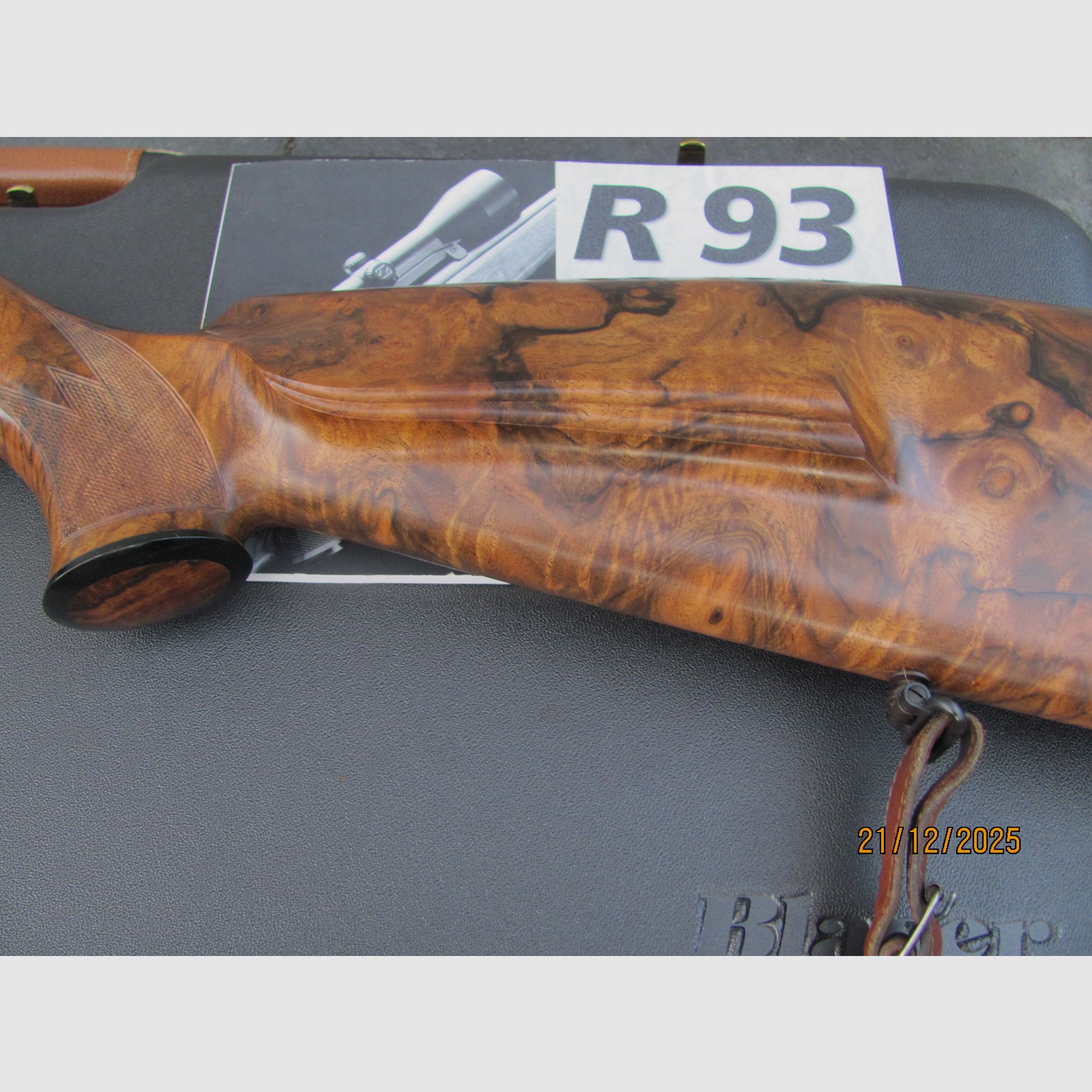 Blaser R93 Konsul Luxus Wurzelholzschaft NEUWERTIG