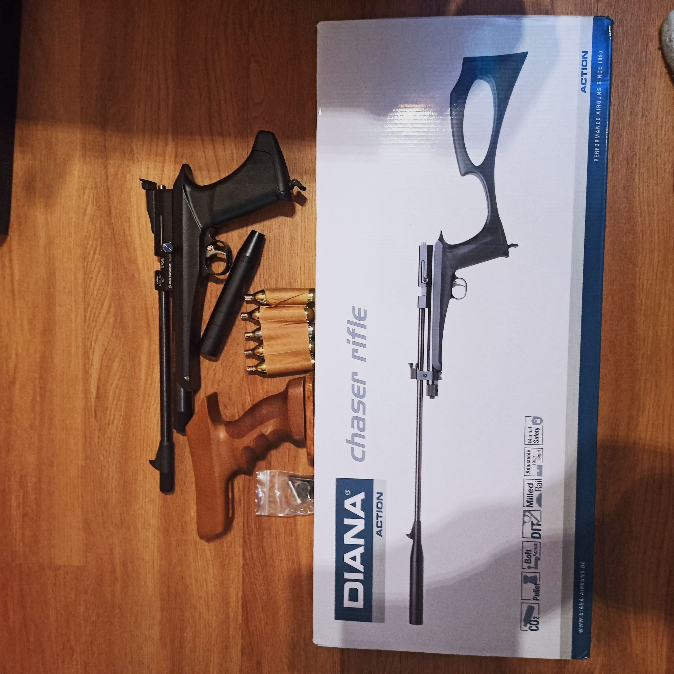 Diana Chaser Rifle Set 4.5mm with a lot of accessories.