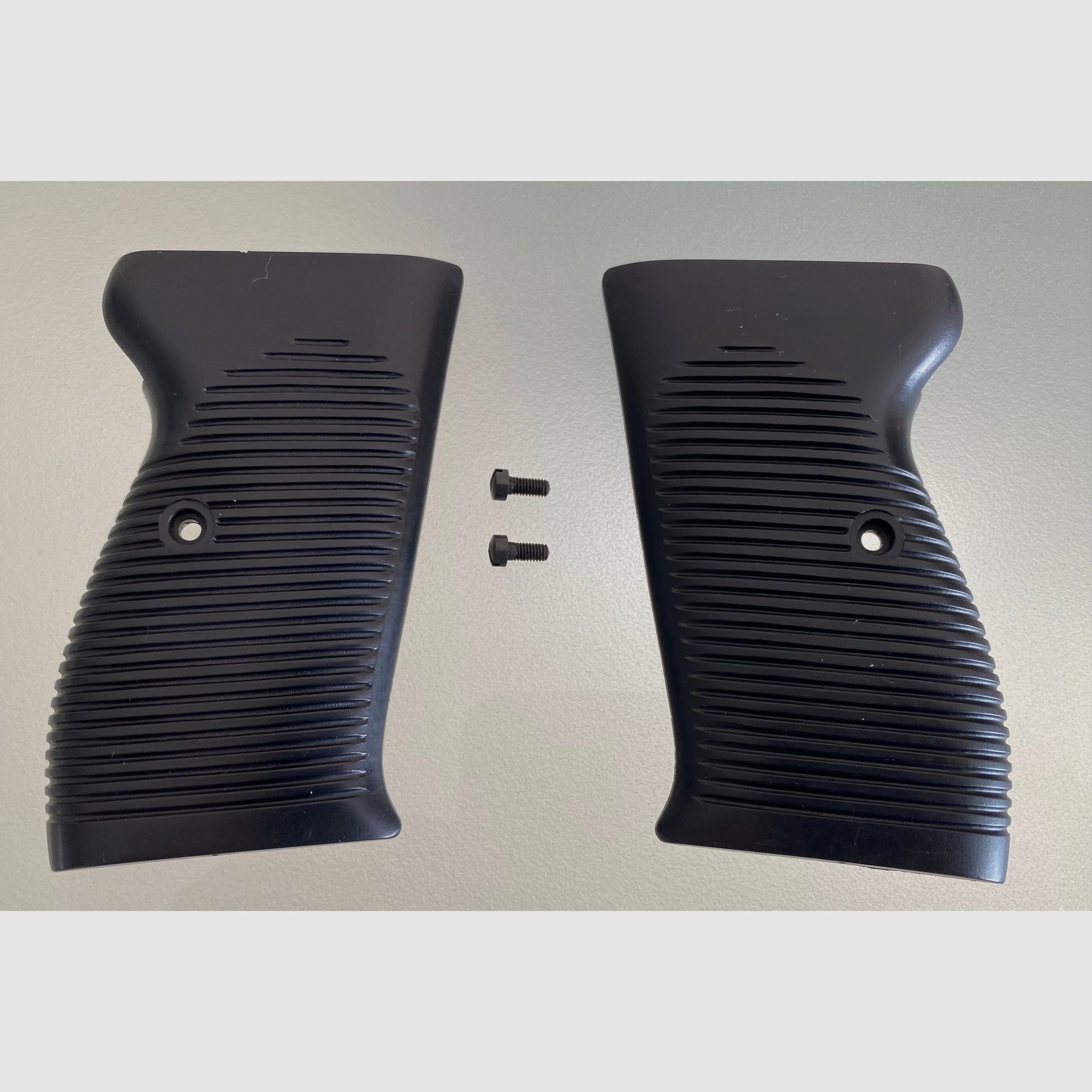 Erma EGP 88 original plastic grip panels and the original screws