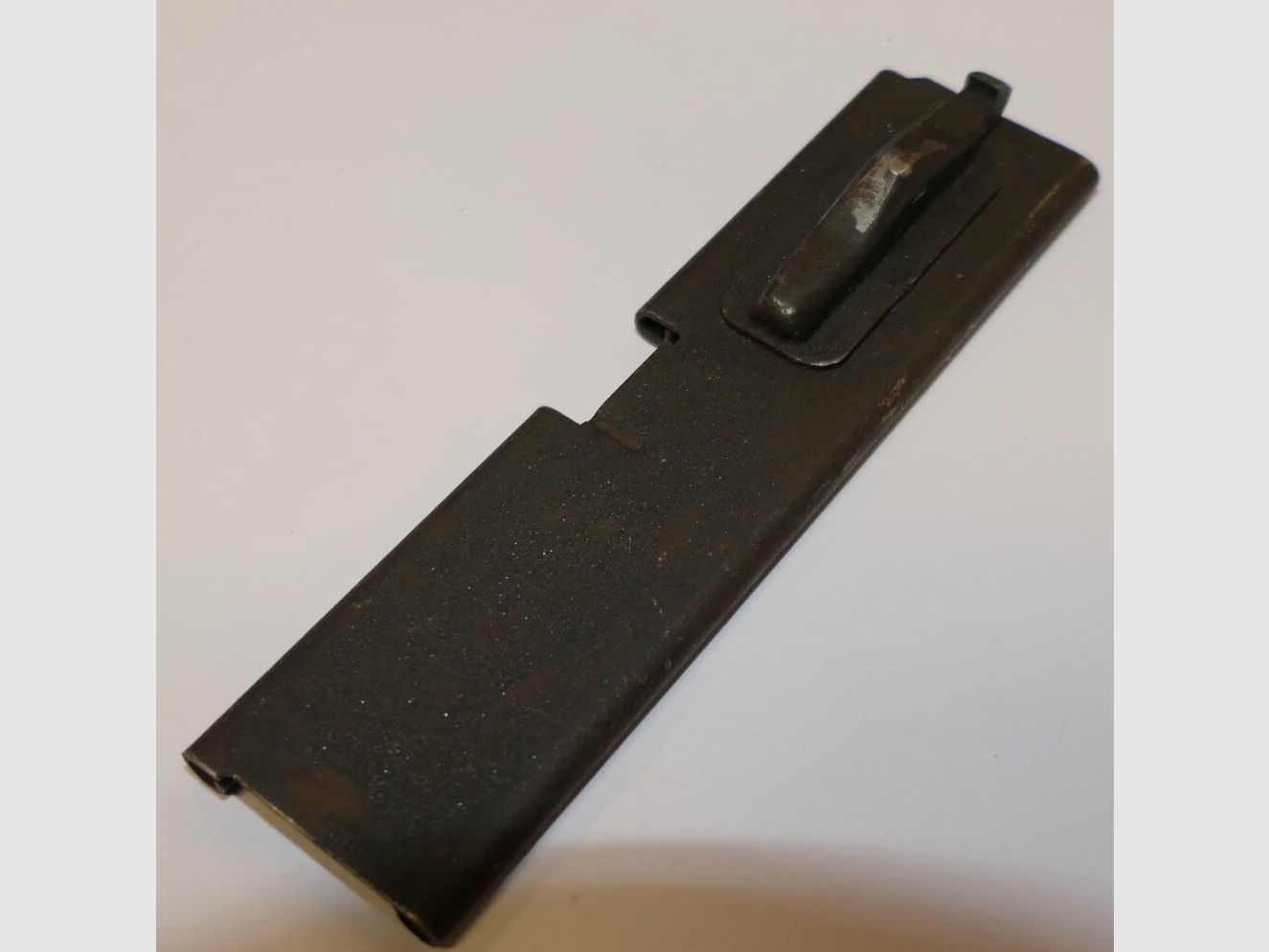 Rheinmetall dust protection flap MG1/MG3/MG42 used, image 1 of 2