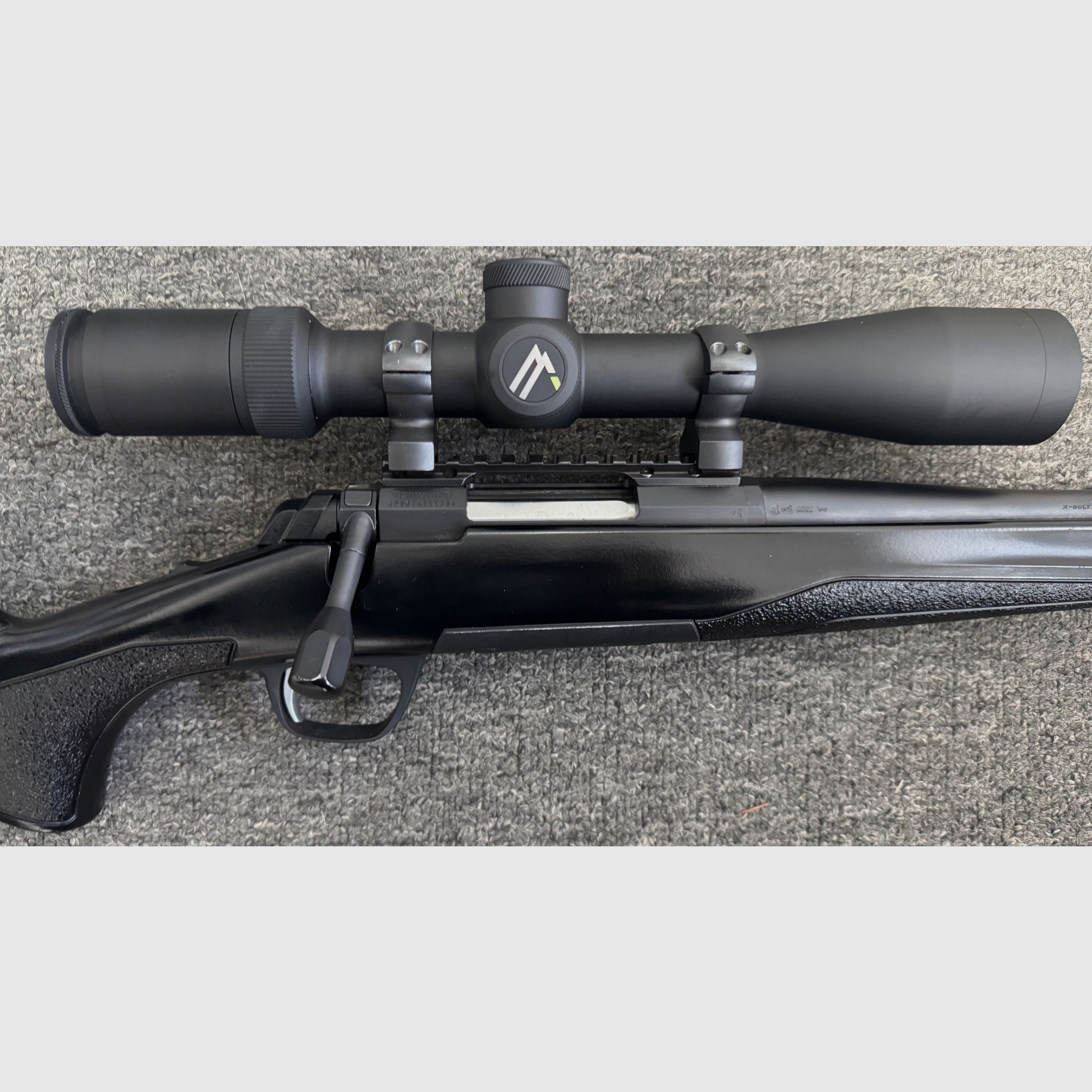 Browning X-Bolt .223 with muzzle thread, riflescope