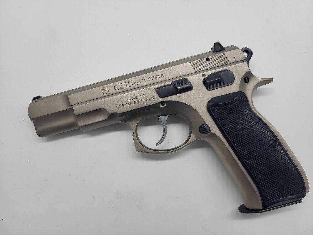 CZ 75 B, immagine 2 di 6