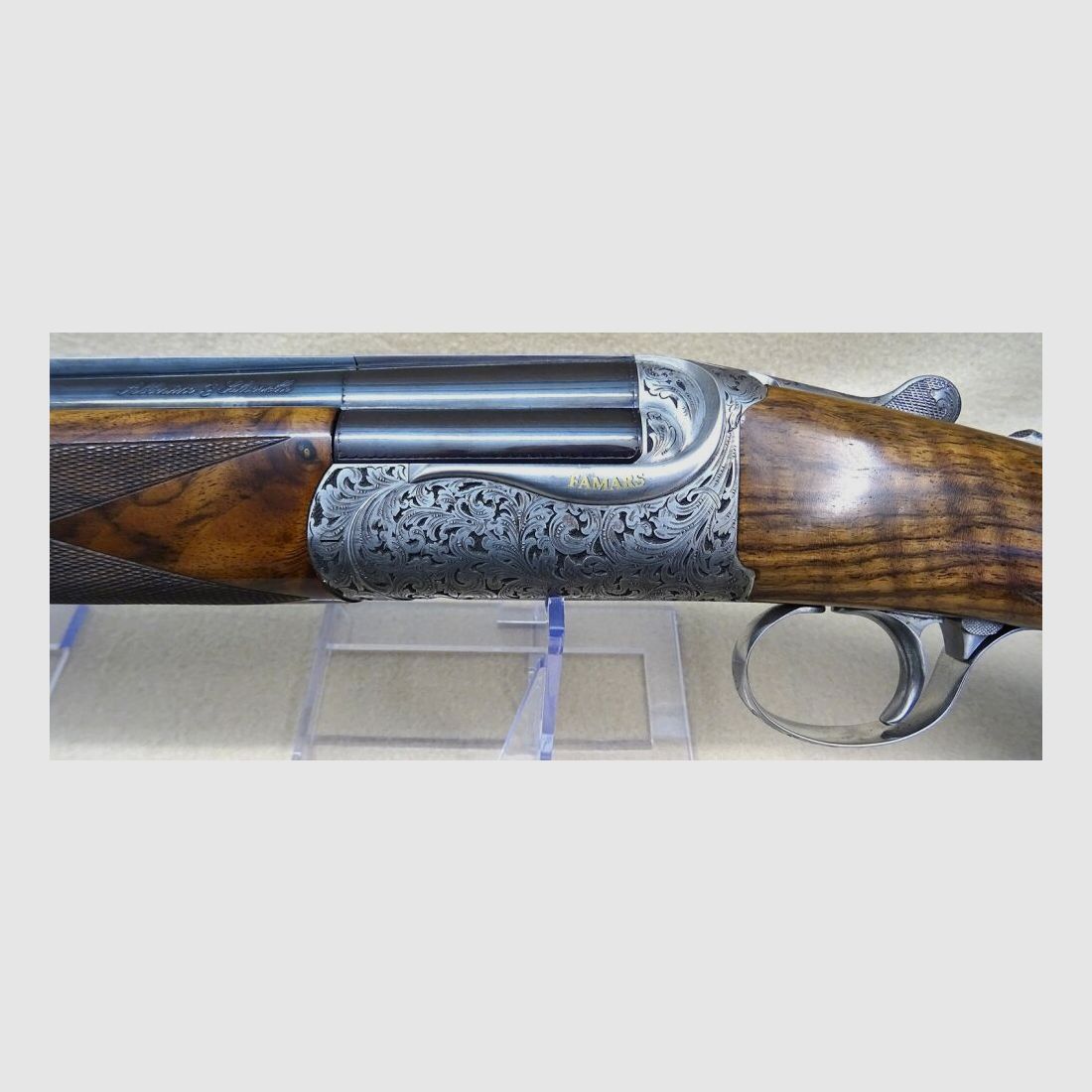 Farm's sister shotguns