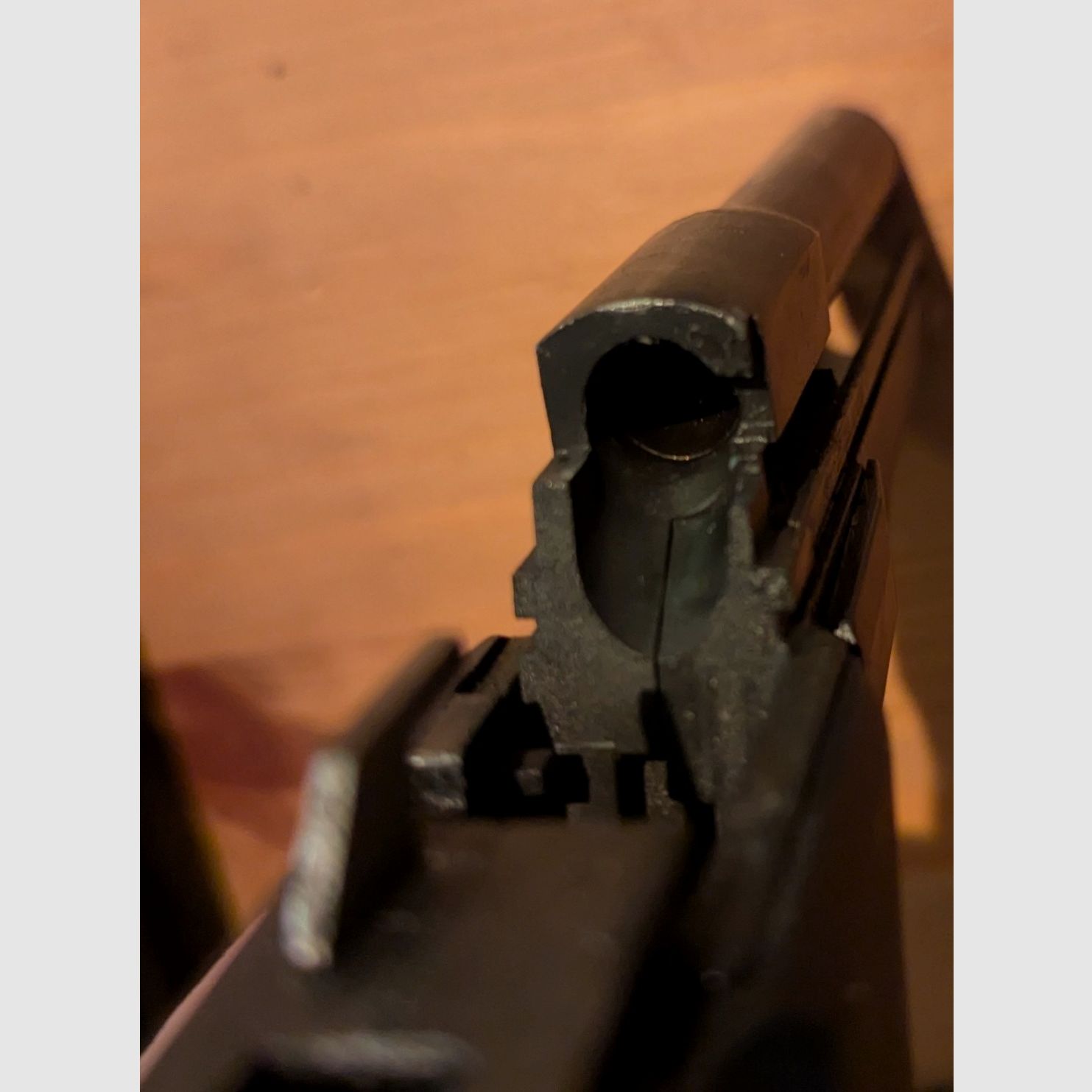 Umarex Walther P88 Compact 9mm Schreckschuss inkl. Holster, Ersatzmagazin, Abschussbecher, Reinigungsbürste, Transportkoffer und Ersatzteilset.