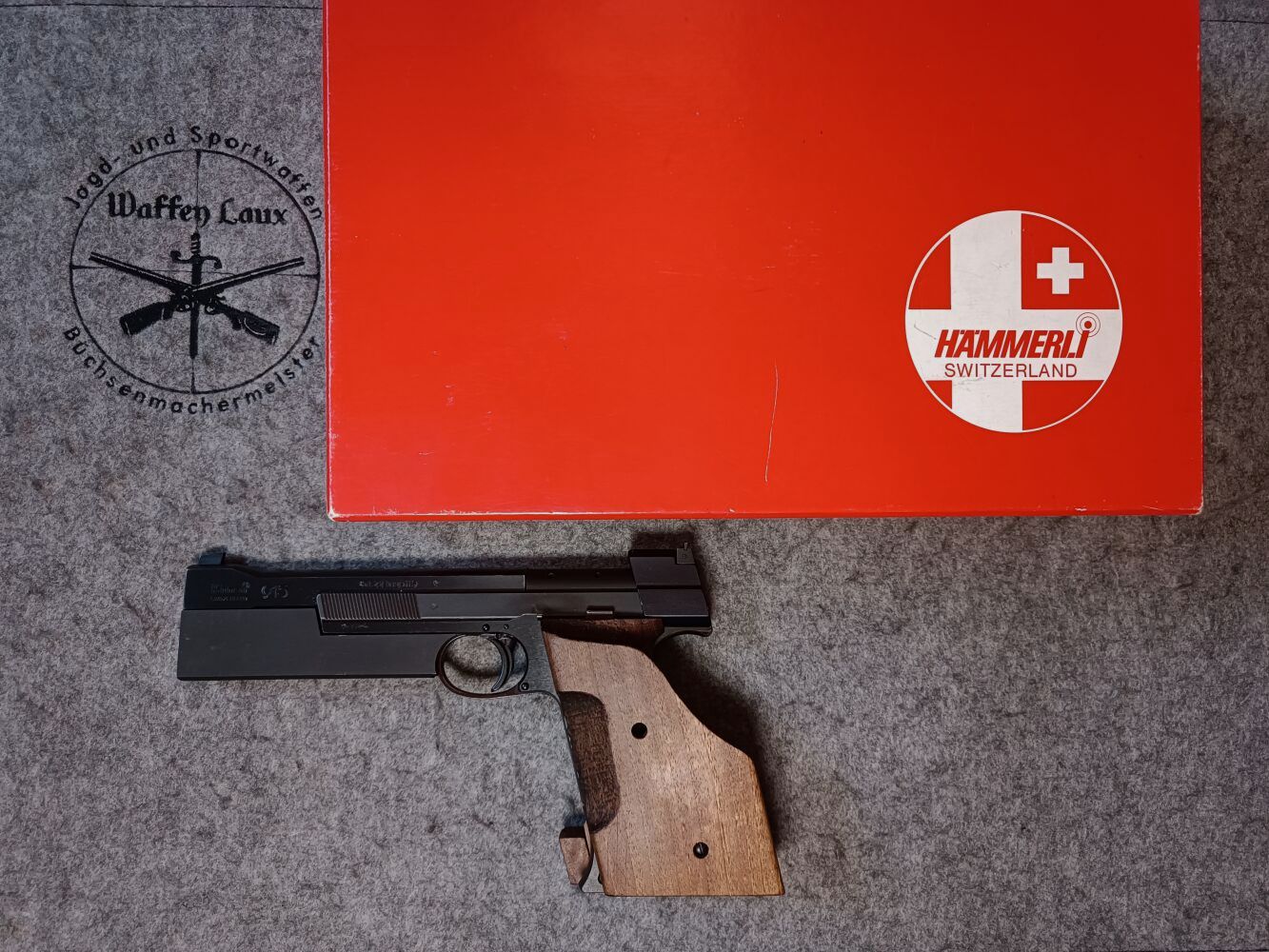 Hämmerli Suiza Mod. 215 Sport con dos pesos de cañón y accesorios
