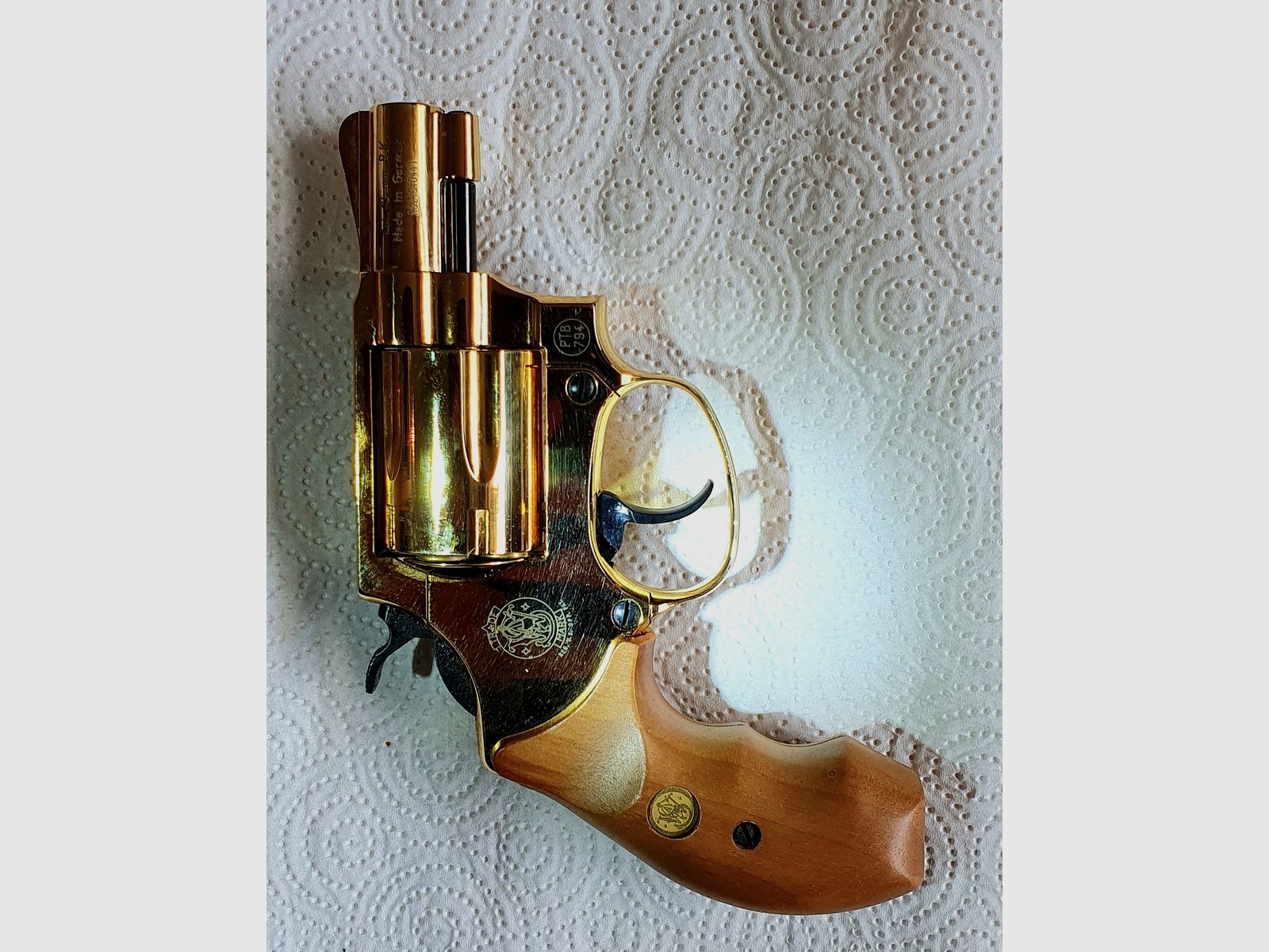 S&W  PTB Gas-Revolver   "Chiefs Special"   GOLD, Holzgriff + Holster