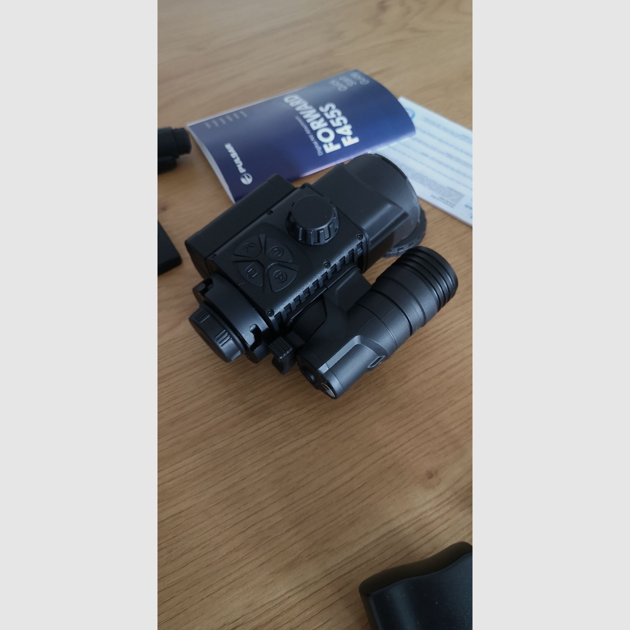 Dispositivo de visión nocturna Pulsar 455 S con bolsa etc