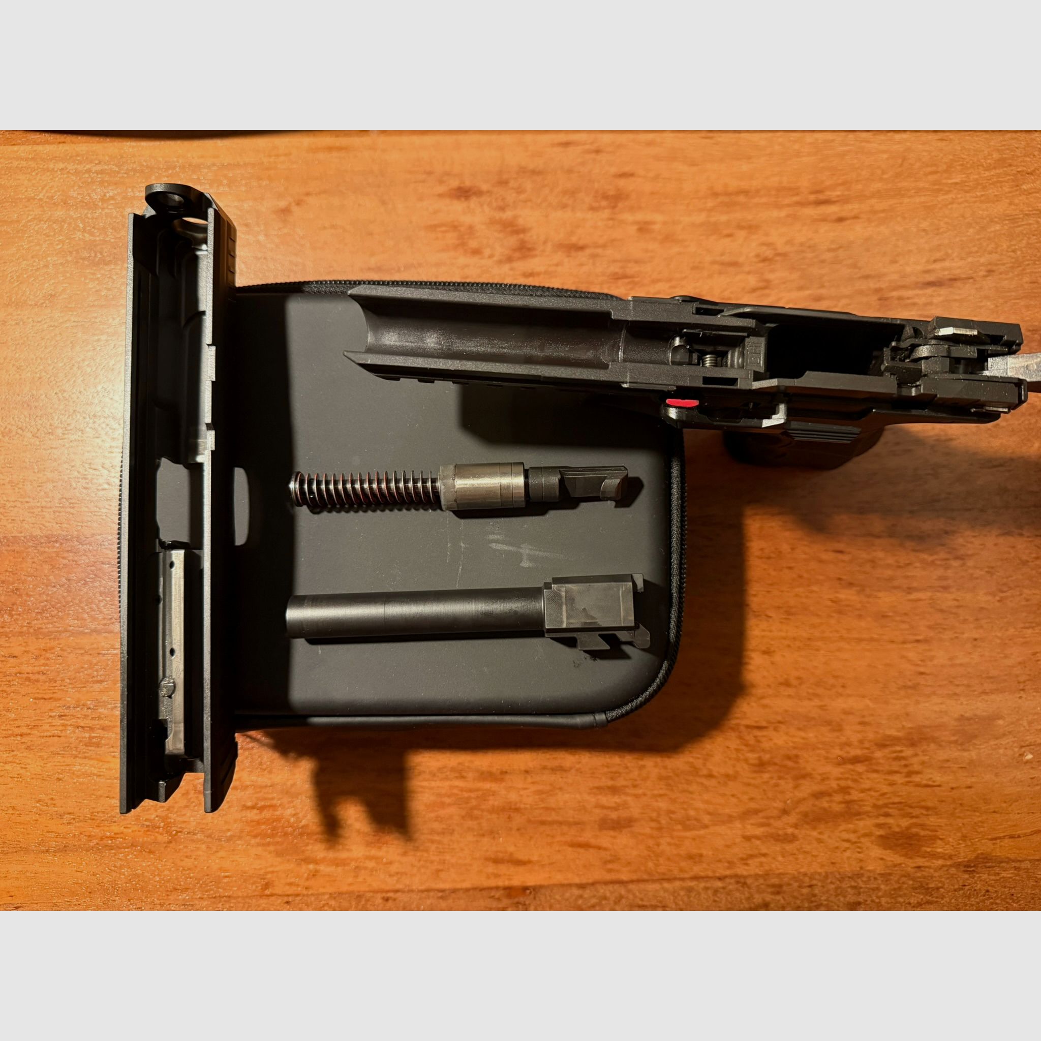 P30L mit 5 Magazinen und 2 LPA Visieren (Fiber und Luminova/Nachleuchtend)