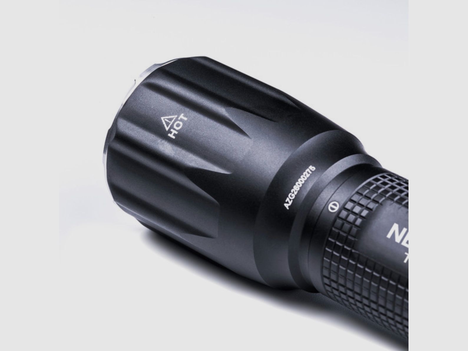NEXTORCH TA30MAX 2100 Lumen Tactical LED Taschenlampe 250 m Leuchtweite