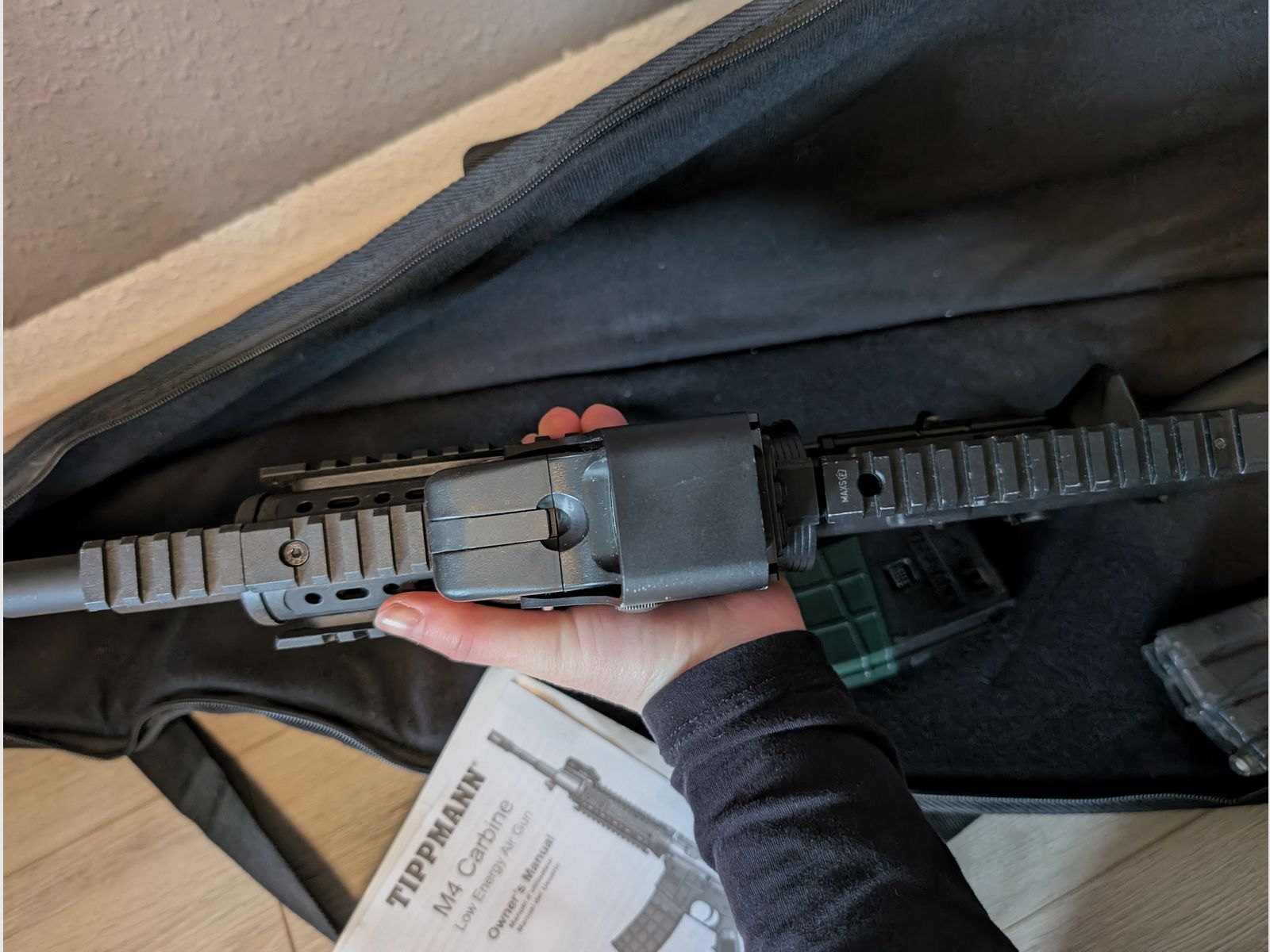 Tippmann M4 Carbine Airsoft mit Zubehör