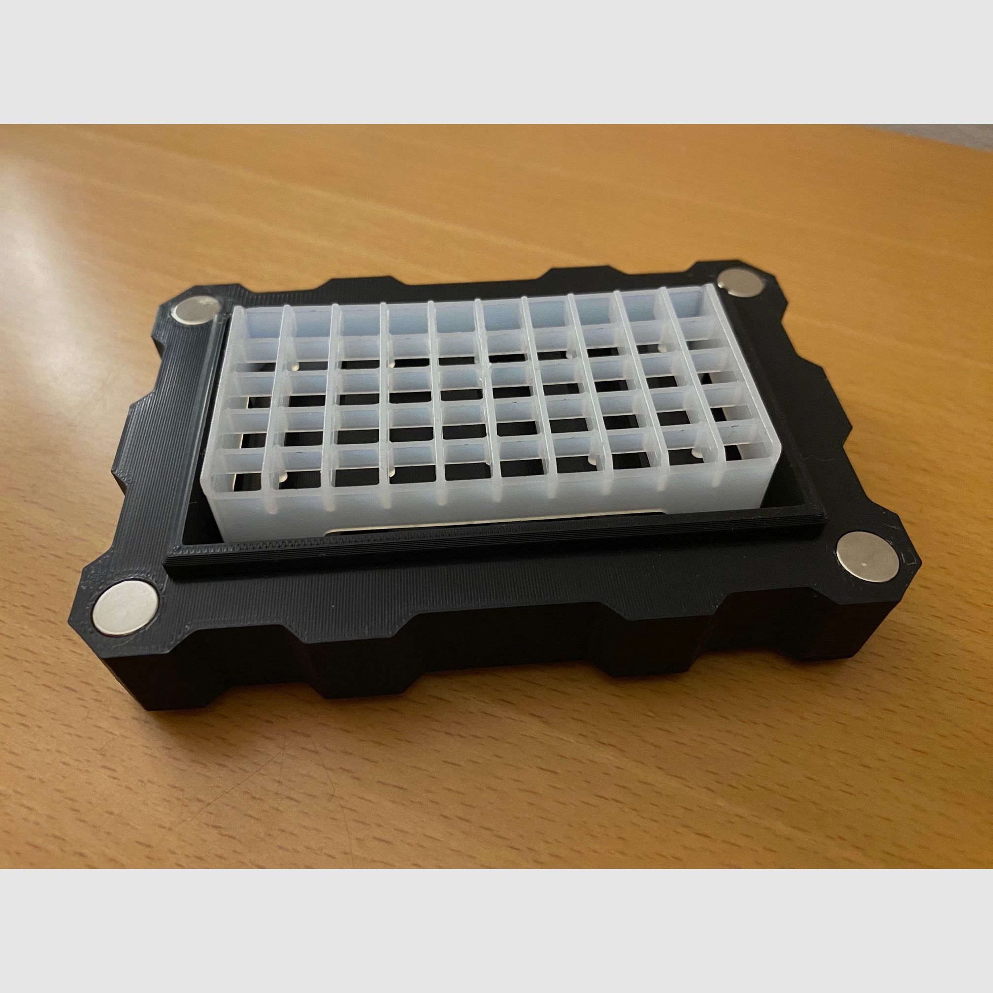 Magnet box/ammunition box .22LR for 50 shots