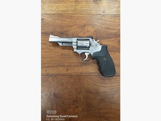 SMITH & WESSON Model 66 357 Magnum
