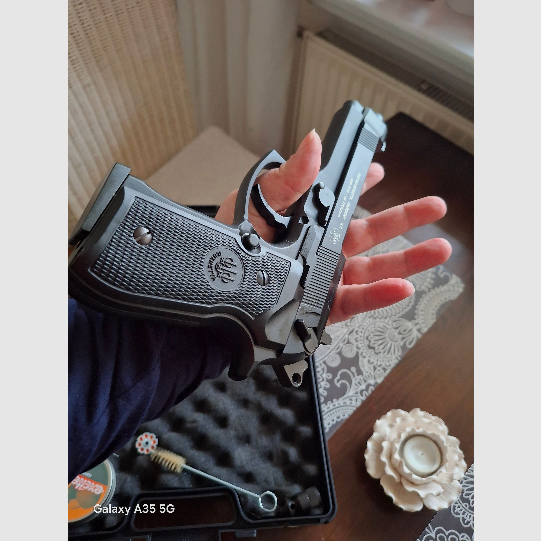 BERETTA MOD. 92 FS, CO2 cal. 4.5 with accessories