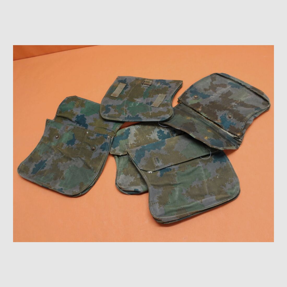 DDR NVA SURPLUS Kalashnikov AKM: Magazintasche NVA Blumentarn für 3 Stück 30-Schuss Magazine DDR MPi K/ AK47