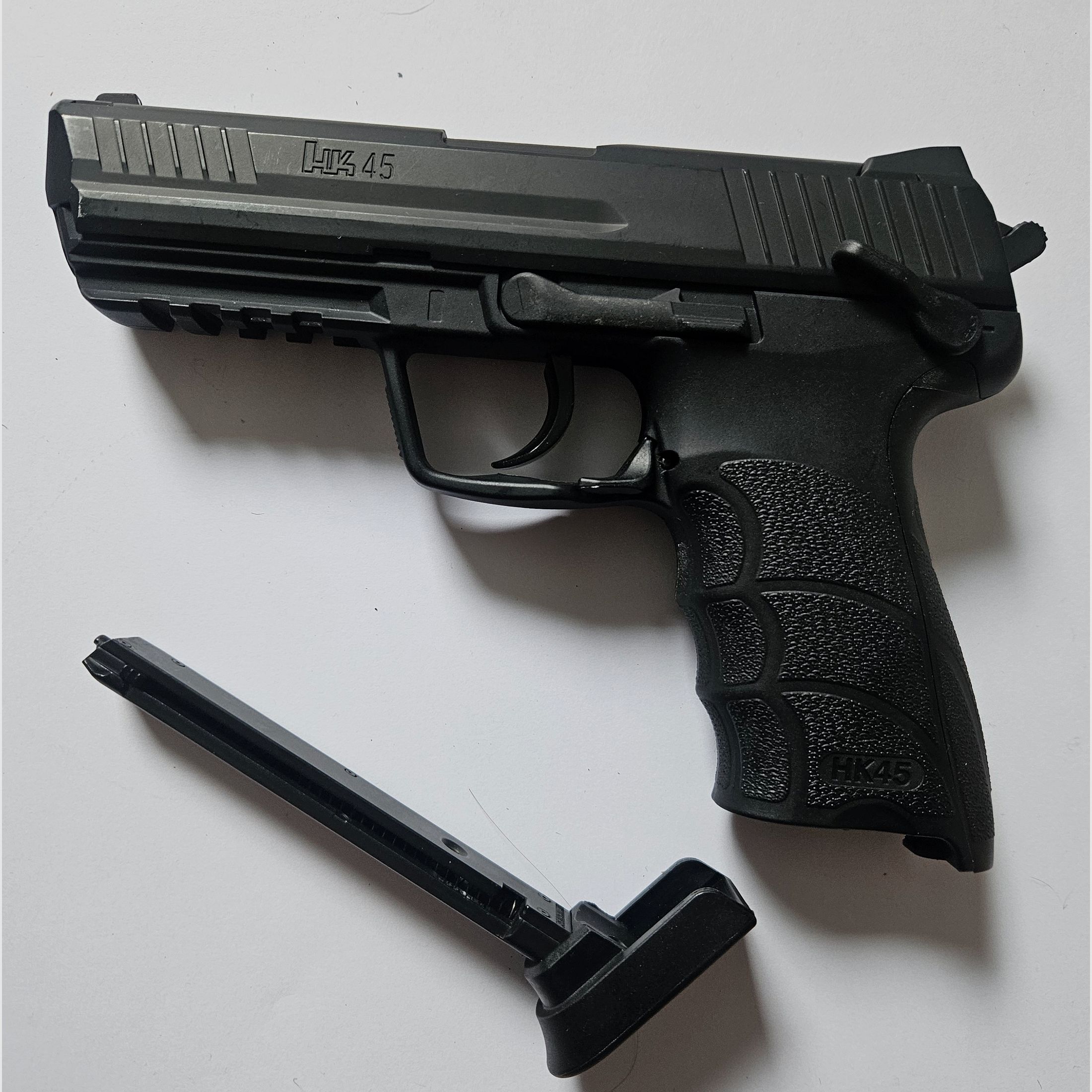 Heckler & Koch HK45 pistola Co2 4,5 mm pallini in acciaio