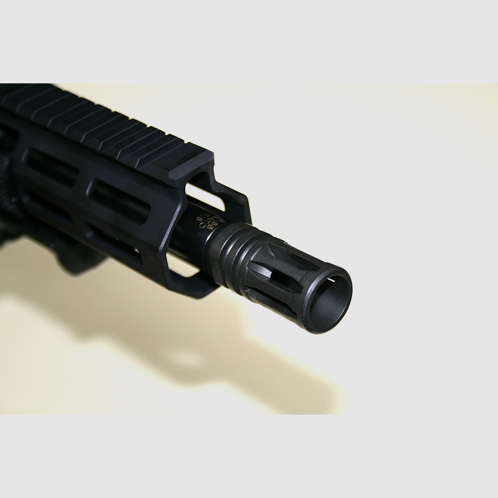 Pacchetto carabina RUGER Harrier + punto rosso Sightmark Ultra Shot R-Spec + caricatore MAGPUL PMAG30 Gen.3 + impugnatura angolata MAGPUL AFG-2 + coprirail M-LOK MAGPUL tipo 2 + custodia tattica, immagine 11 di 11