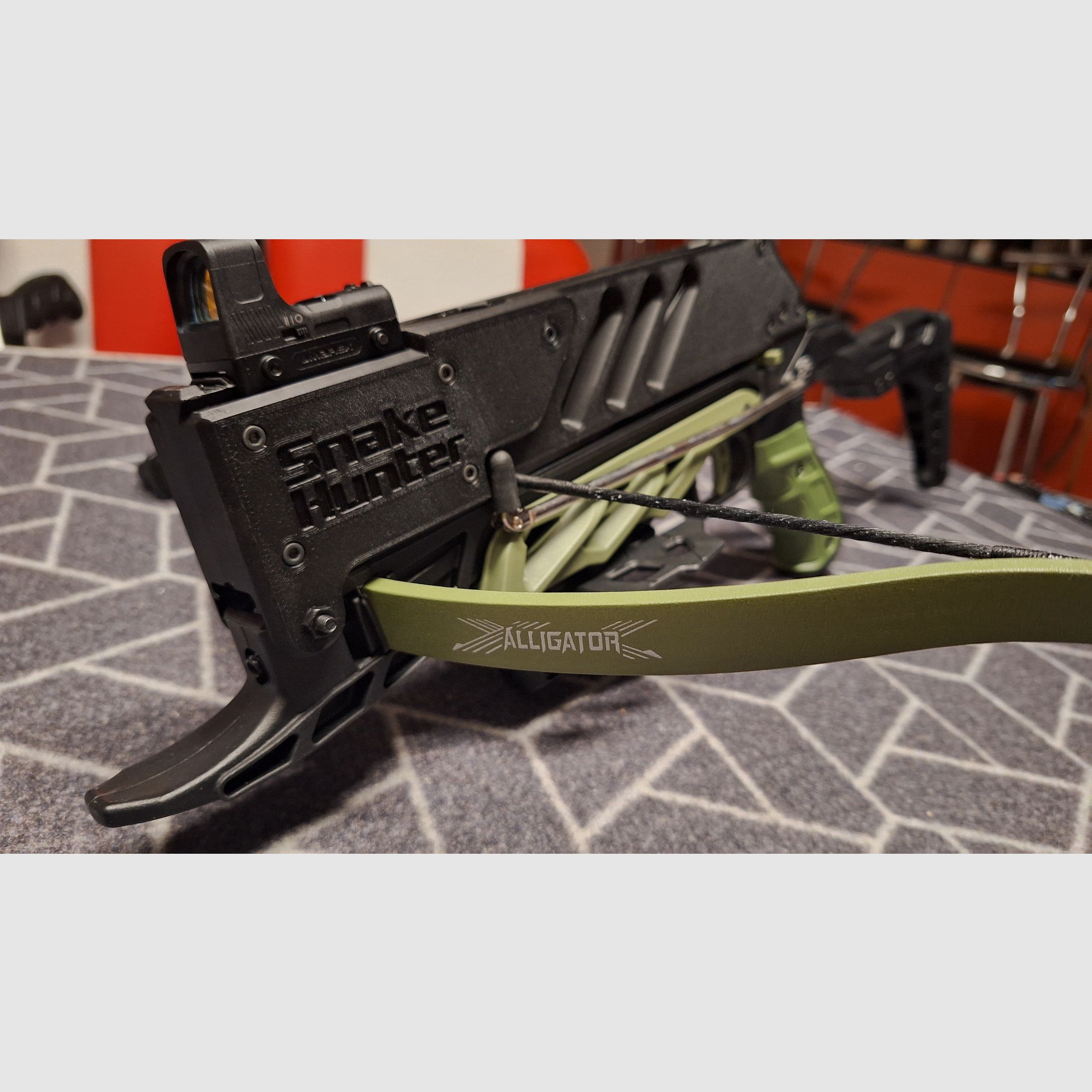 Pistolen-Armbrust "Snake Hunter" 7Schuß Magazin/Red Dot/Tasche-NEU!