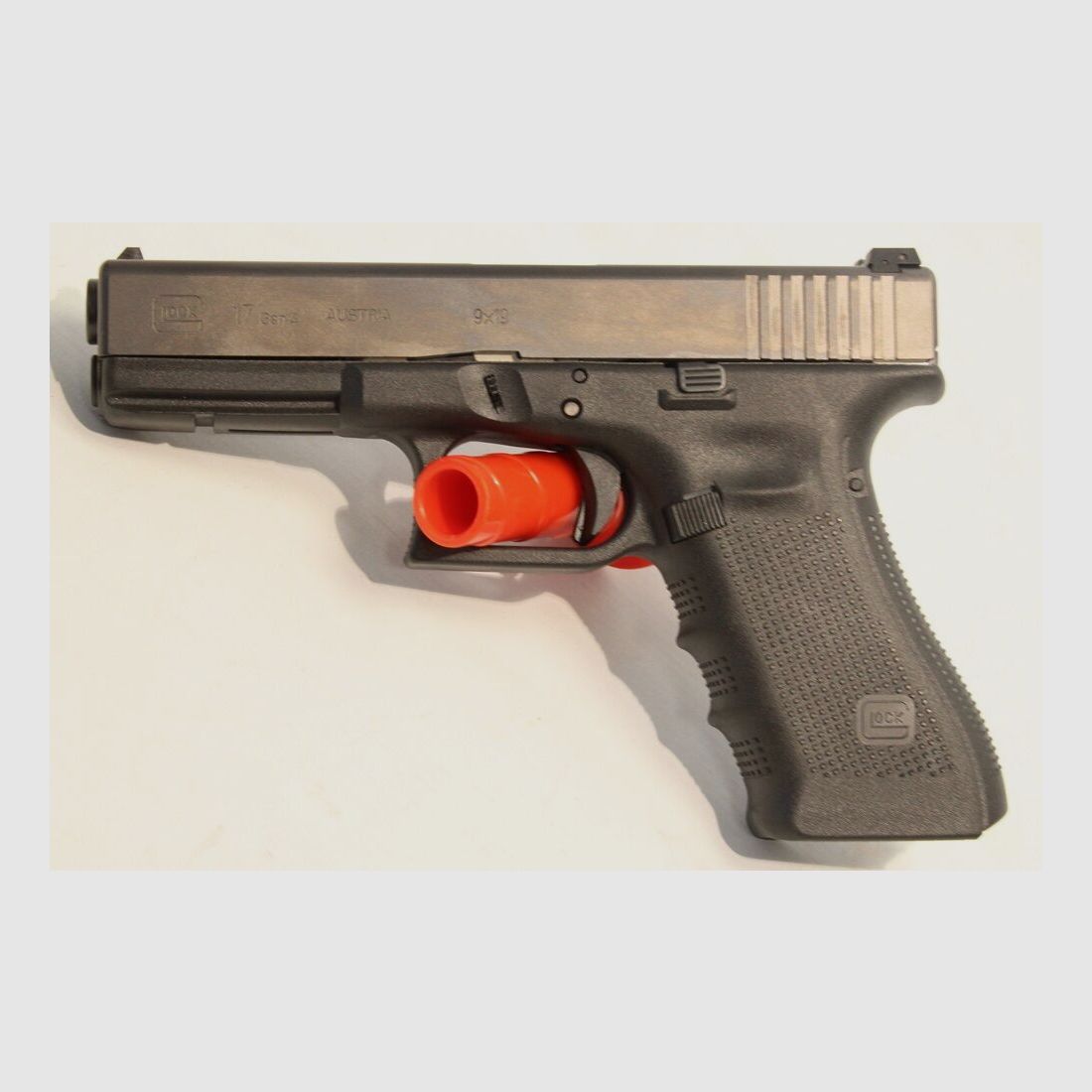 Glock 17 Gen4, image 1 of 2