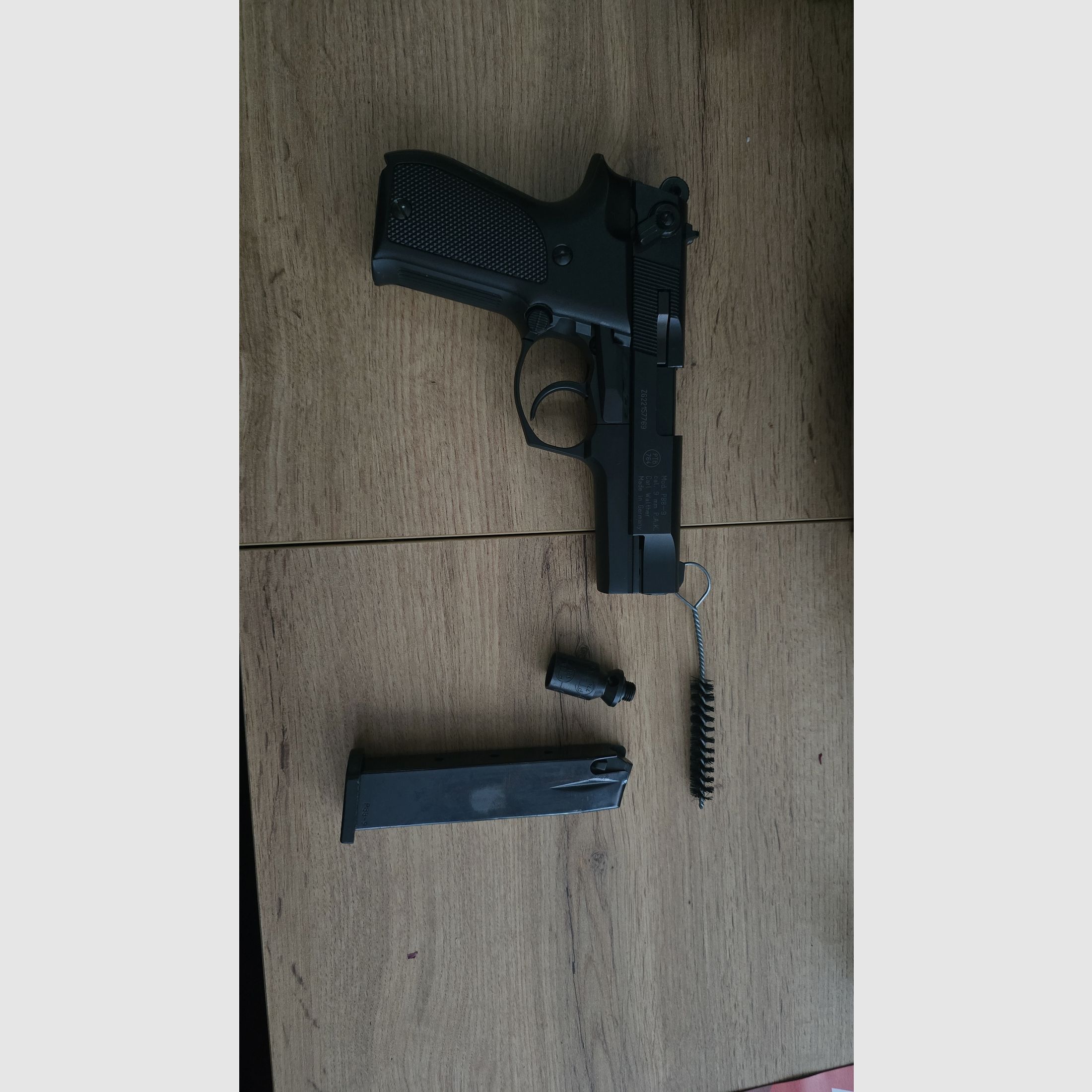 Je vends mon Walther P88 à blanc.