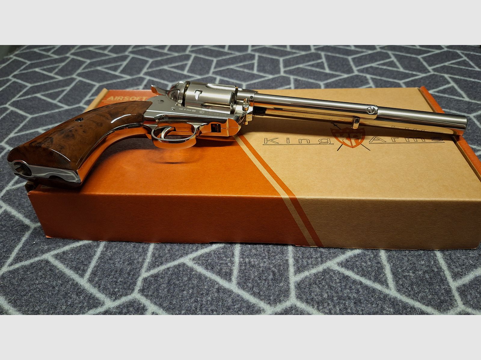 King Arms SAA .45 Peacemaker 7,5 Zoll Revolver CO2 6mm BB silber-chrome Finish