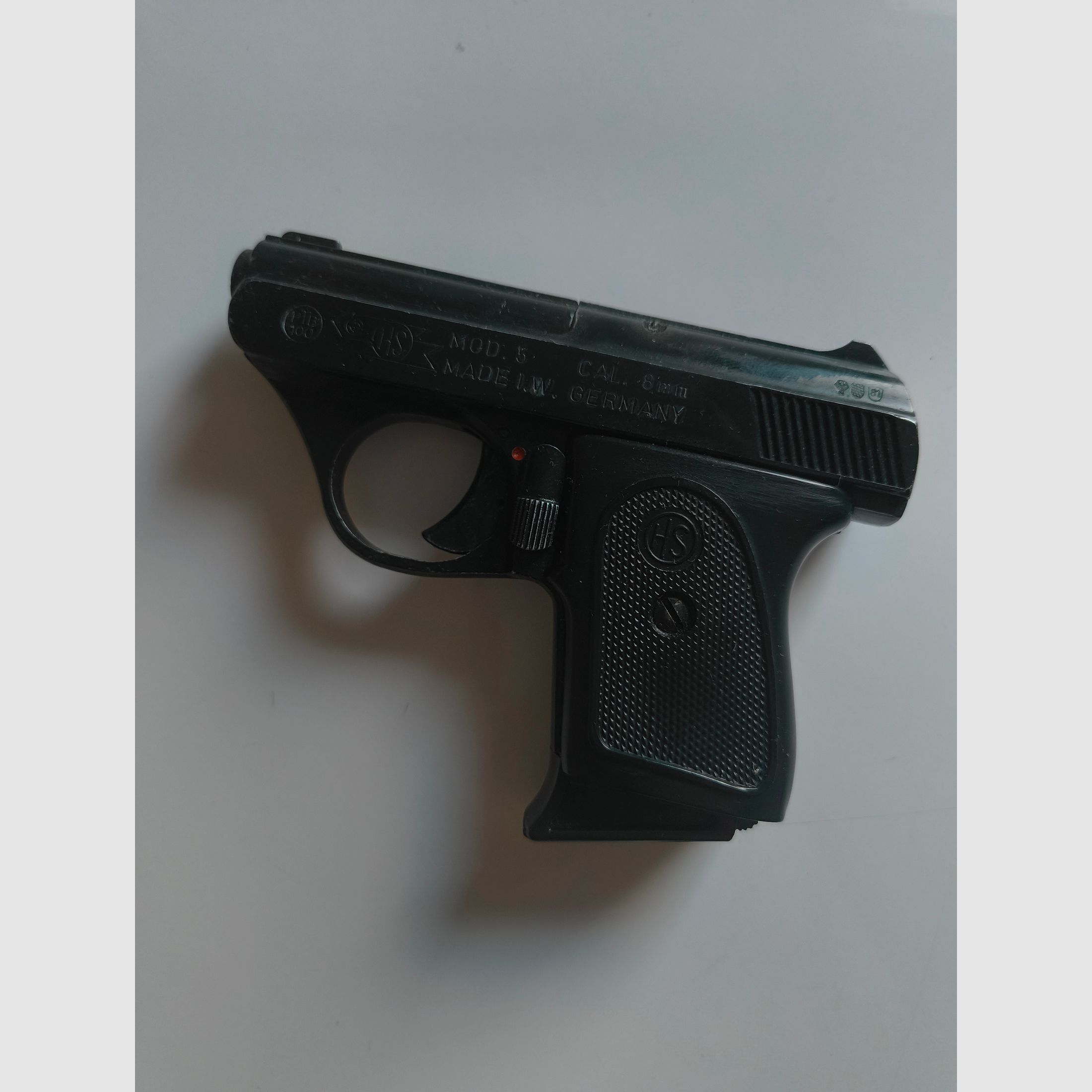 Pistolet Mod 5 na strzały ostrzegawcze