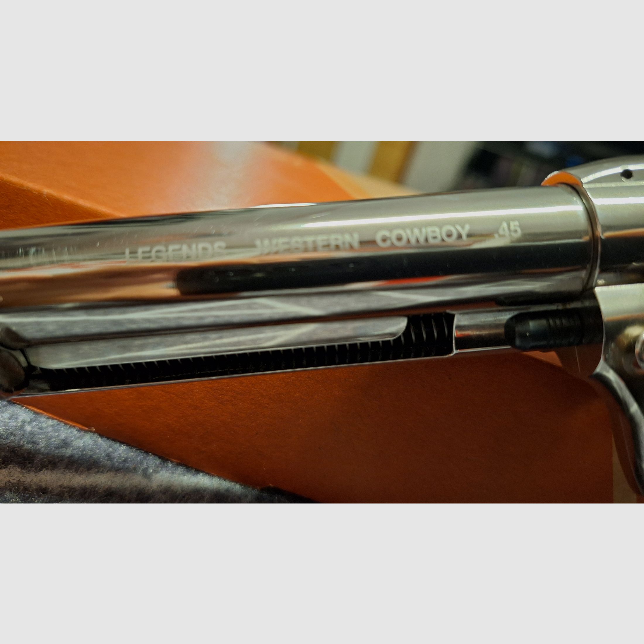 King Arms SAA .45 Peacemaker 7,5 Zoll Revolver CO2 6mm BB silber-chrome Finish