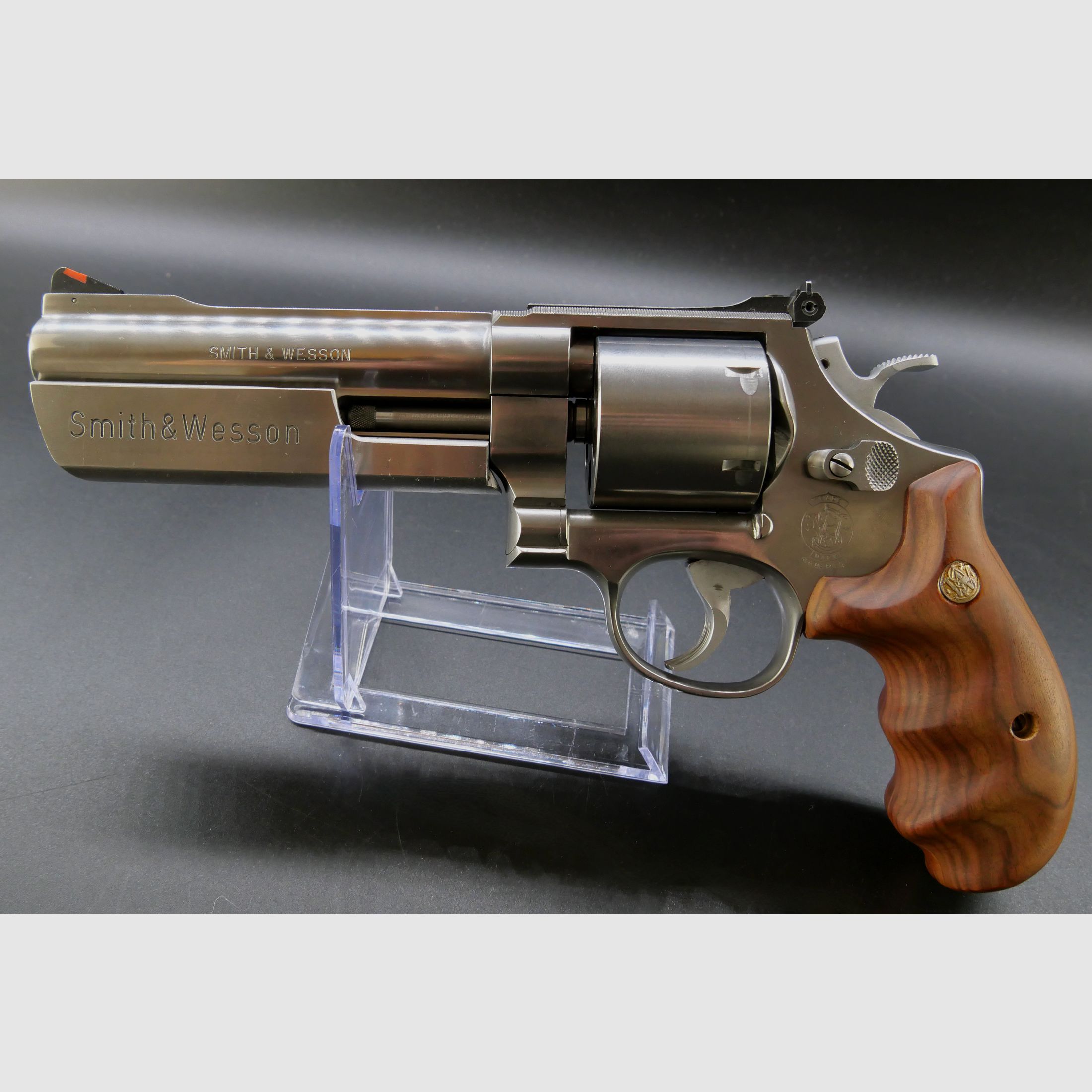 Smith & Wesson Revolver Mod.: 627-0 .357Mag 5,5" +2 Wechselgriffschalen +Laufgewicht