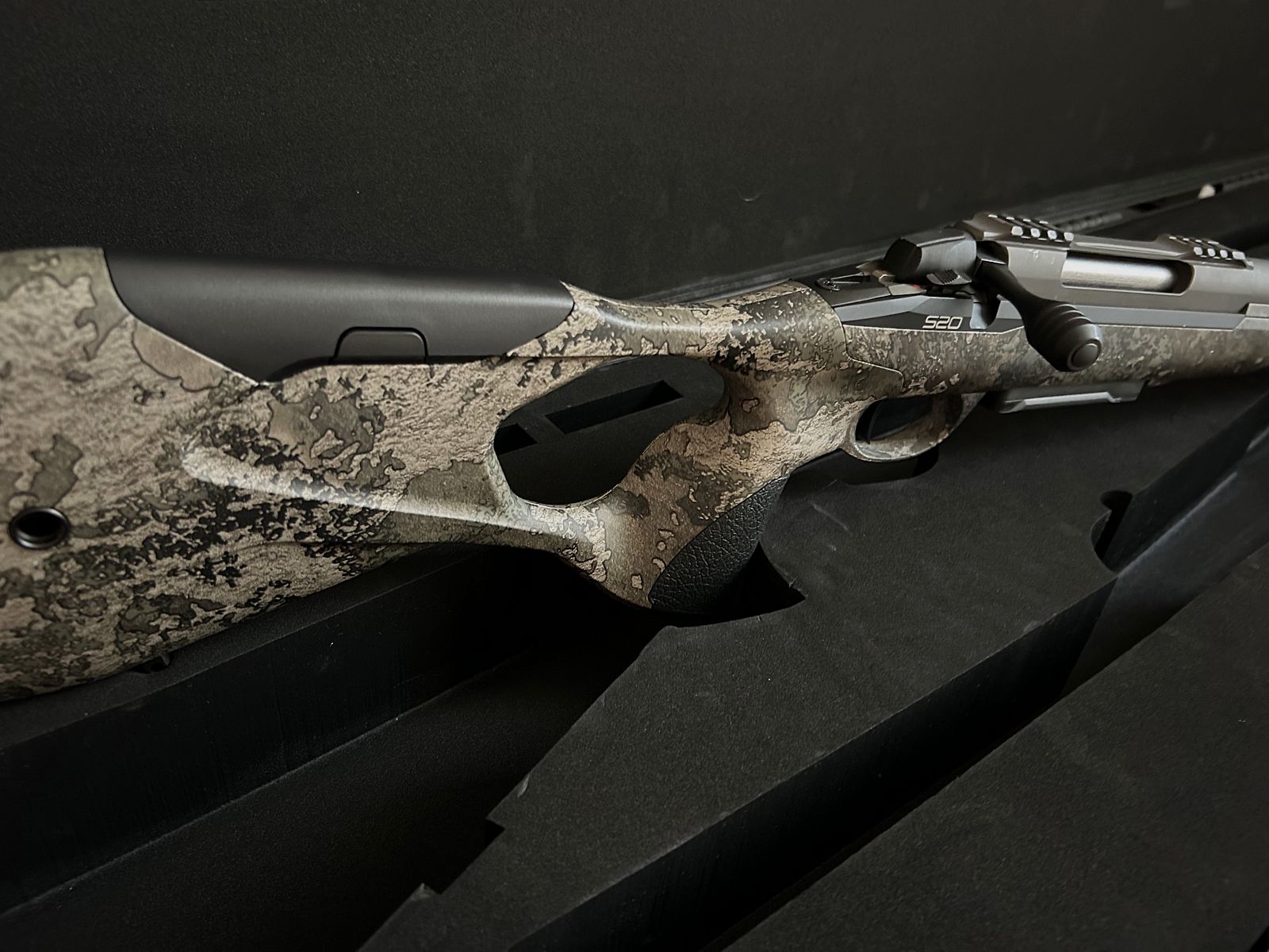 ¡Oferta combinada increíble! Sako S20 + SVEMKO Pure S silenciador | Cal 6.5mm / 0.25, Montaje rápido | Hunter 6,5 Creedmoor Cerakote True Timber Strata LL 51cm Camo *NUEVO*