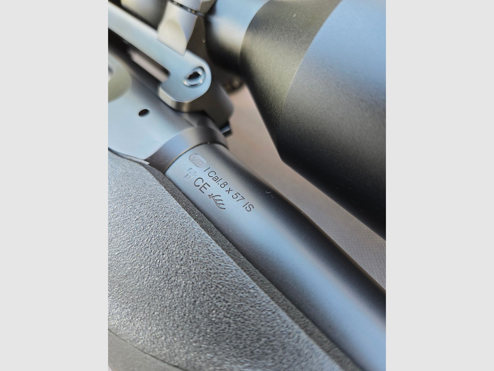 Sauer 505 Synchro XT Black 8x57 IS 47cm LL