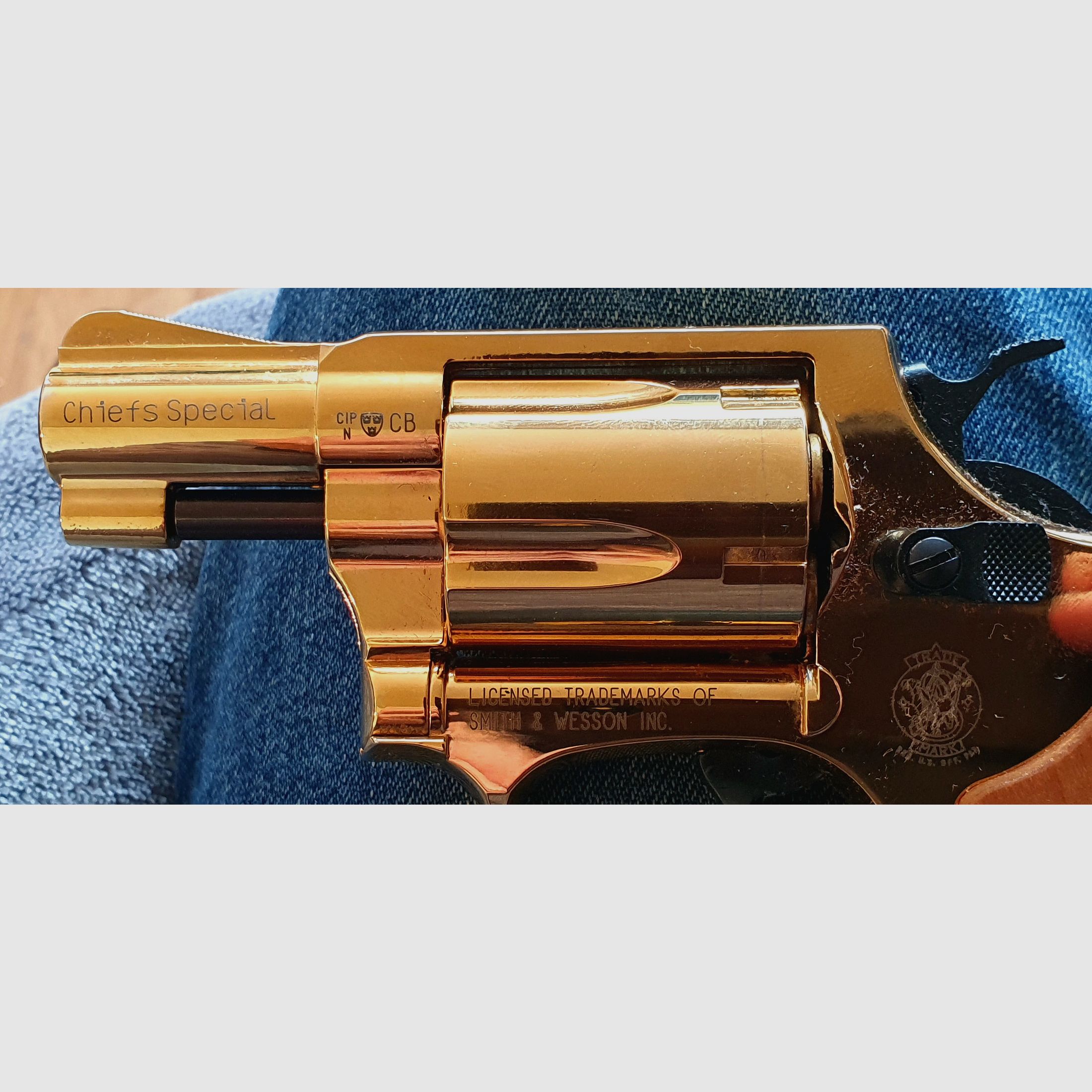 S&W  PTB Gas-Revolver   "Chiefs Special"   GOLD, Holzgriff + Holster