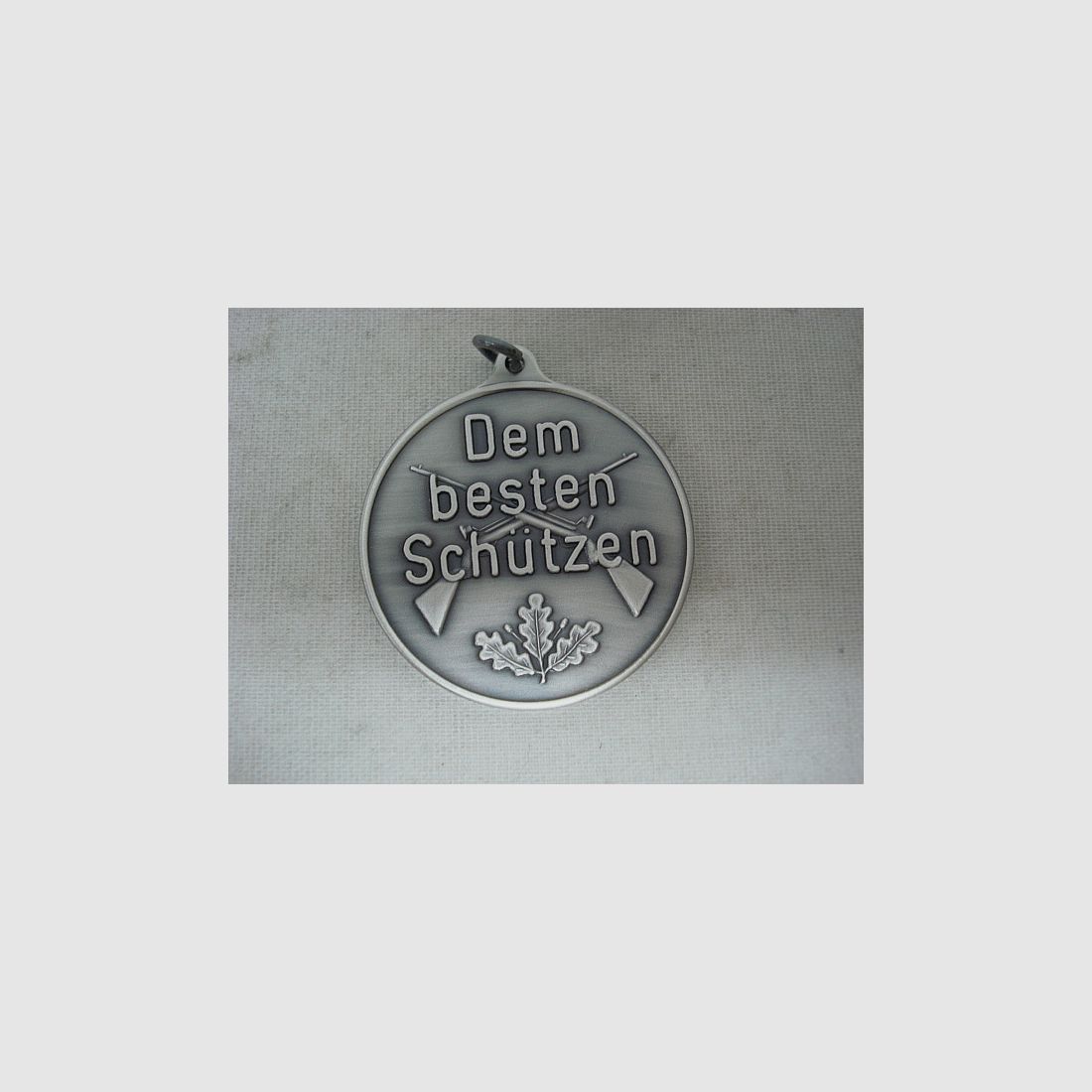 Med.Dem besten Schützen - 40mm,altsilber,mit Öse u. Ring