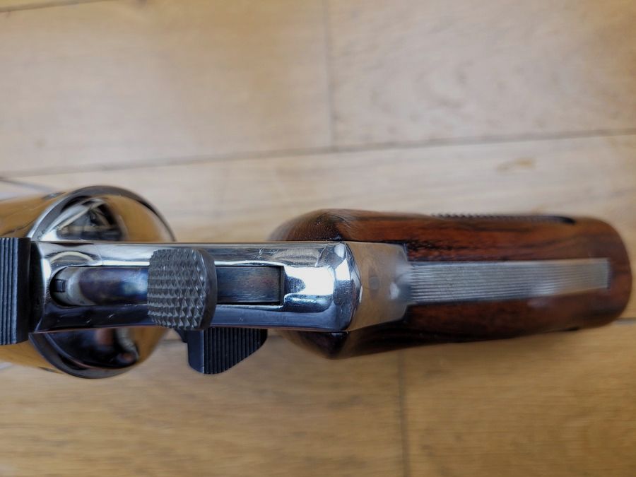 Top Smith & Wesson – selten 29-2 – 44 Mag – 4 Zoll – hochglanzpoliert – Neuzustand!, Bild 16 von 17