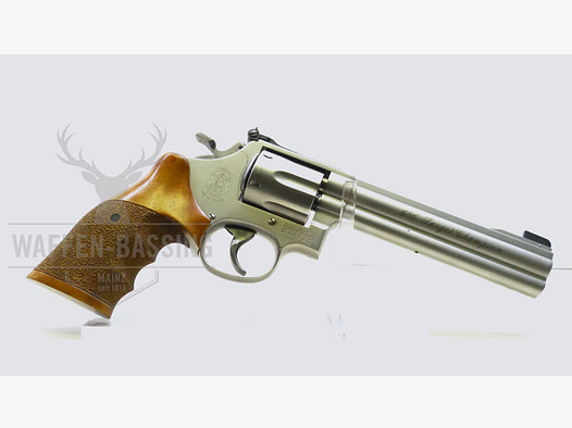 Smith & Wesson	 686 Target Champion