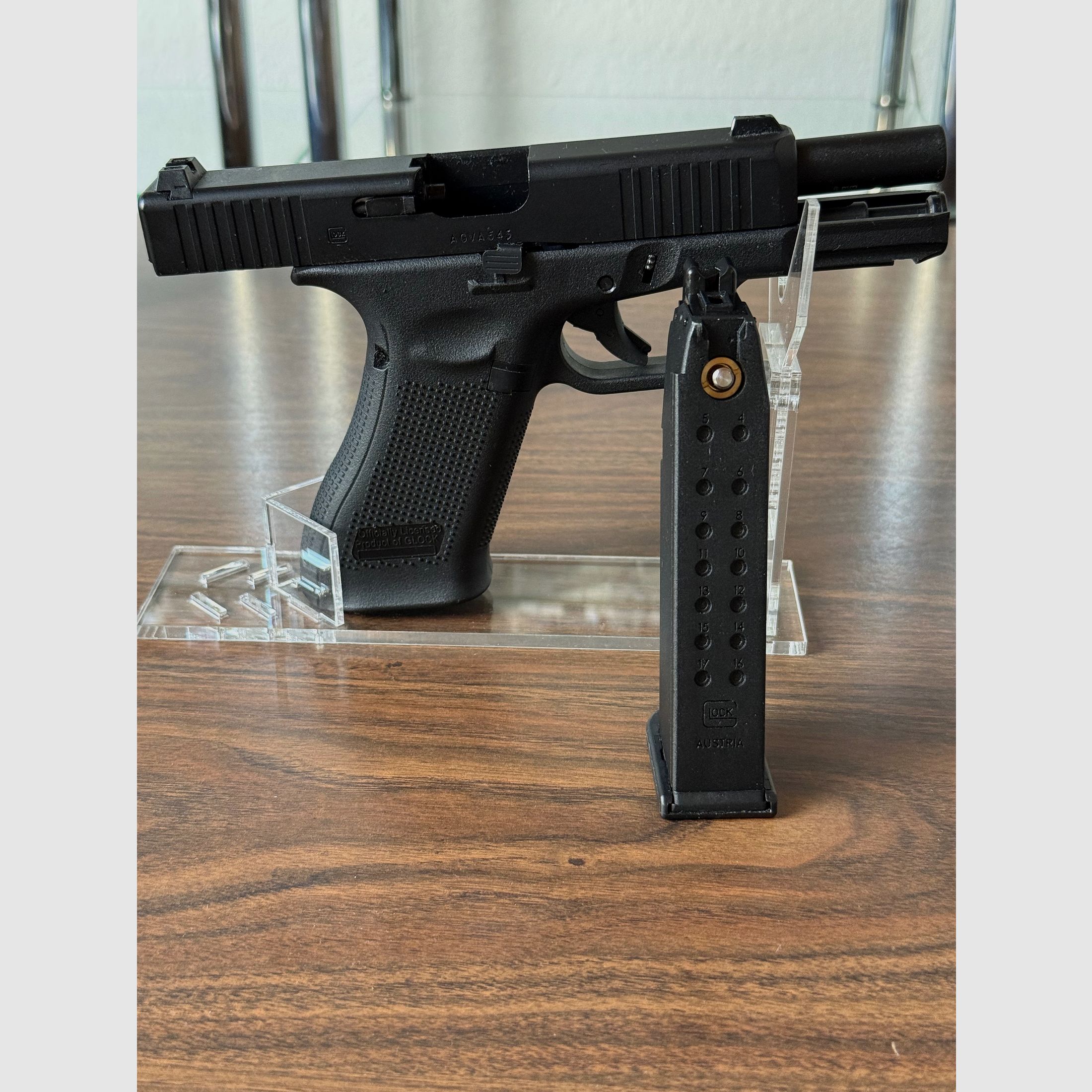 Glock 45 Gen5 GBB Airsoft-Set (Kal. 6 mm BB) – Komplettpaket