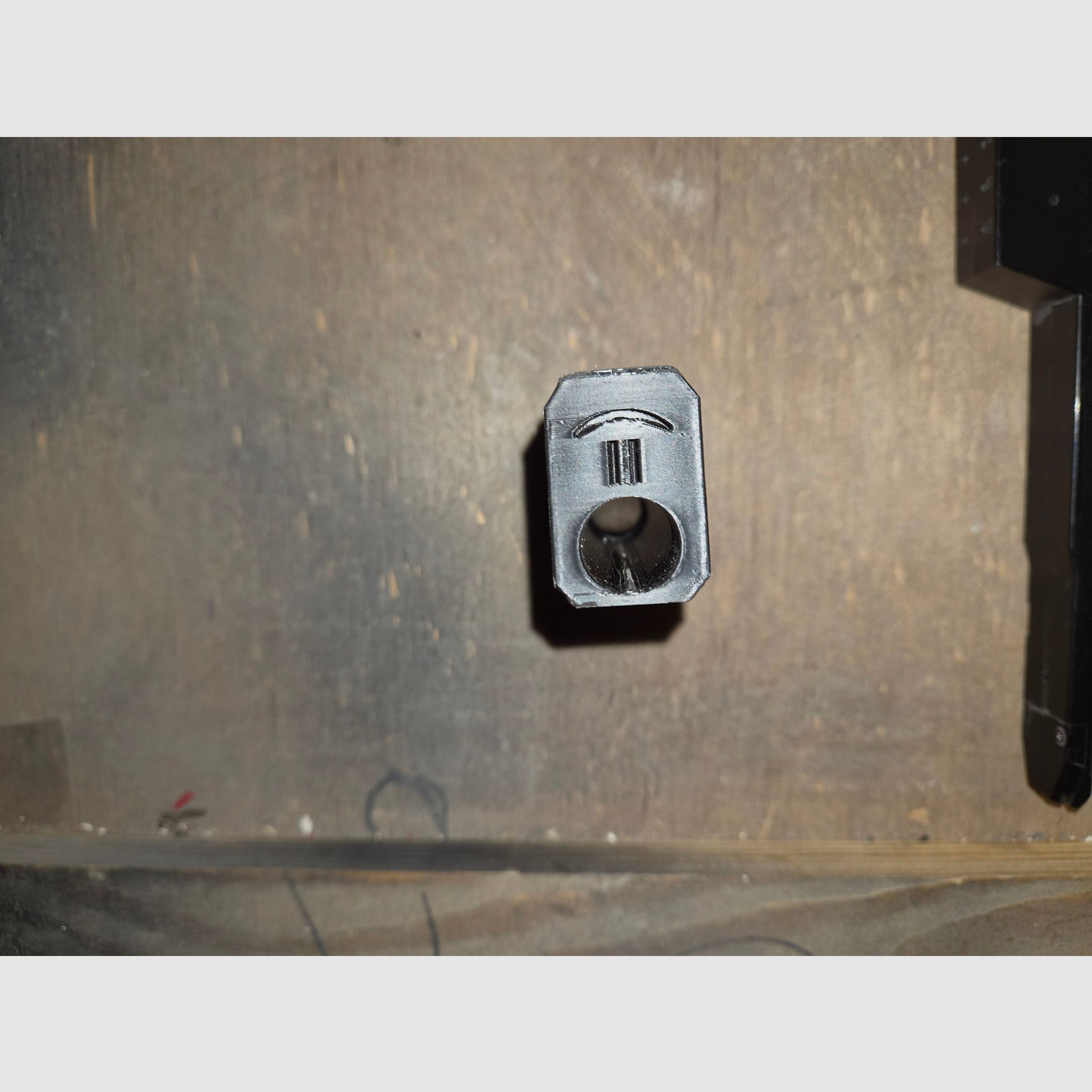 Novritsch SSE-18 mit Supressor und 3 Magazinen