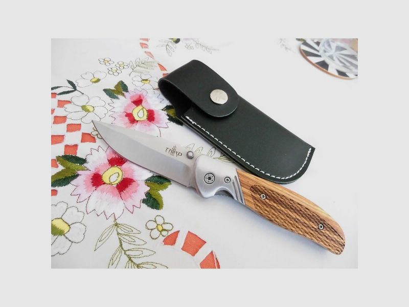 THIRD Outdoor-Taschenmesser elegant-praktisch,Walnussholz,Gürteltasche,420A,NEU