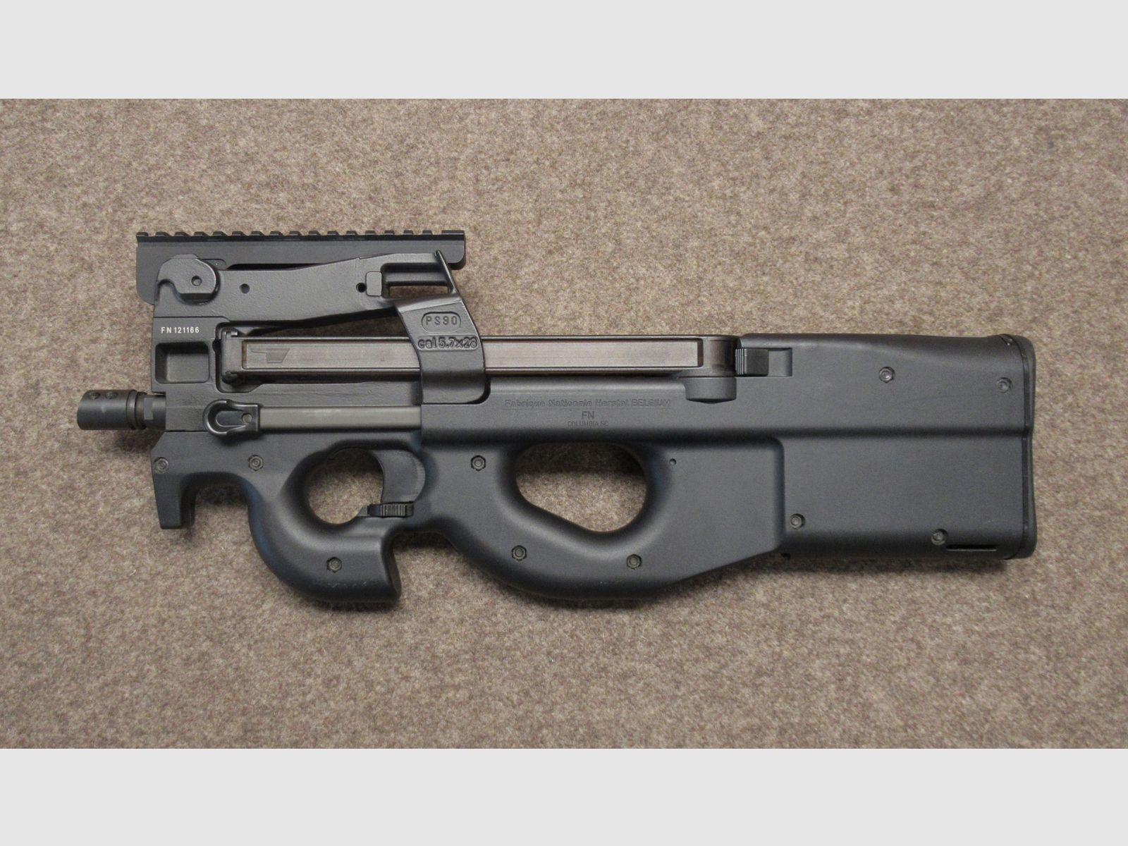 Halfautomatische FN mod. PS90 kal. 5.7x28mm, afbeelding 2 van 3