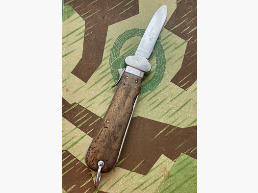 Flight cap knife of the German Luftwaffe from World War II; SMF 1st model - not disassemblable,