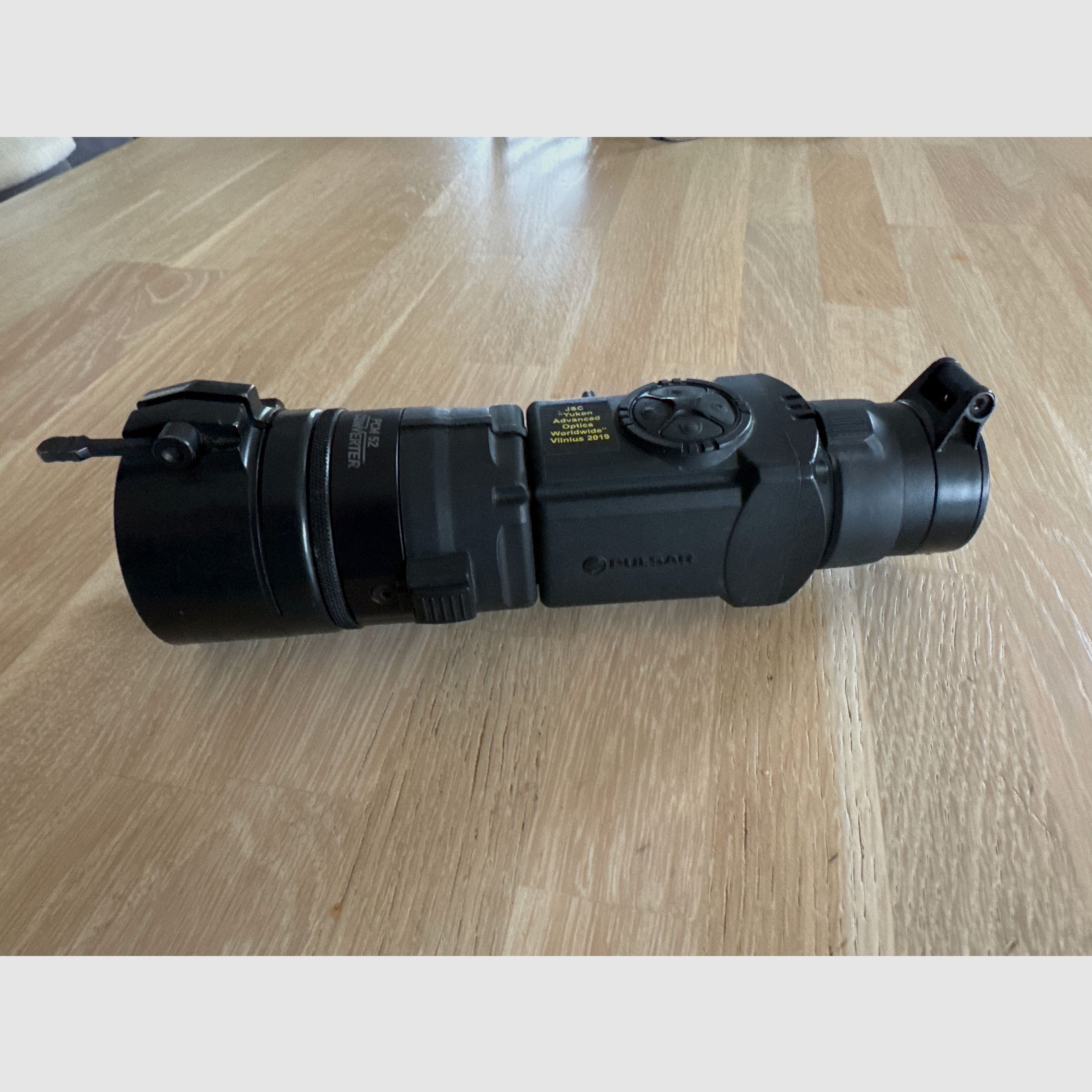 Pulsar Core FXQ35 BW termowizyjny celownik przedni inkl. Rusian -Adapter ARM 52-62 dla obiektywów 56mm)