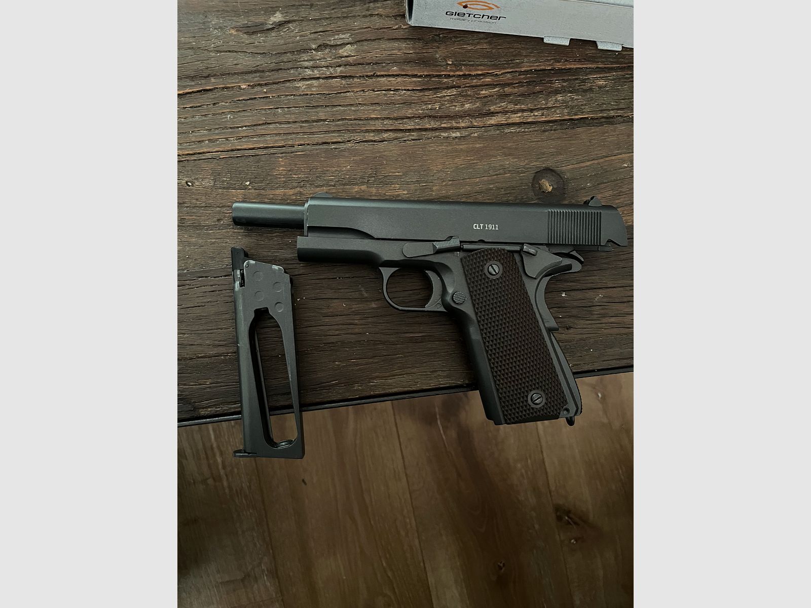Pistolet à air Gletcher CLT 1911