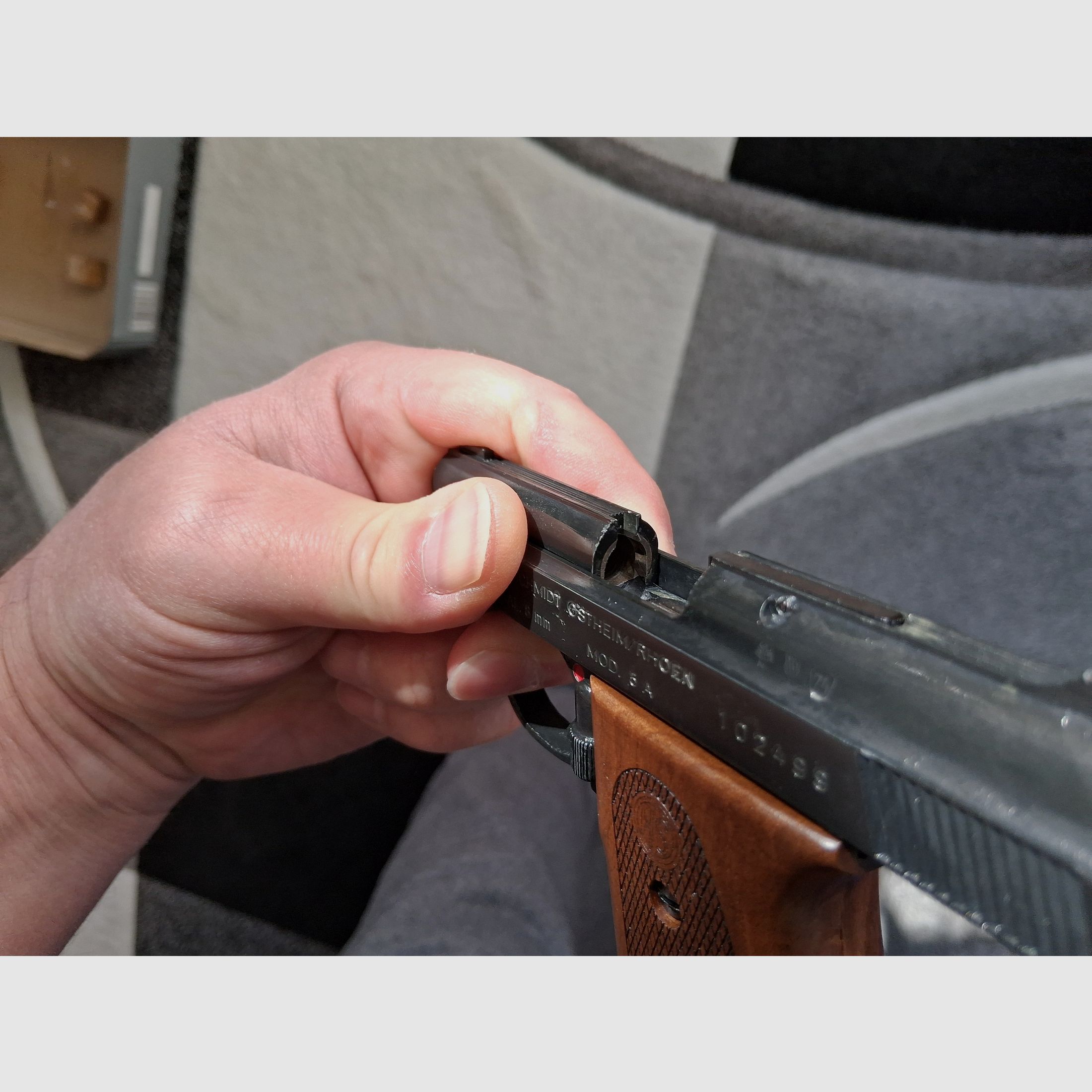 Sammler aufgepasst !!! HS Mod. 5A "G" Holzgriffschalen, Ersatzmagazin, TOP Zustand, ungeschossen