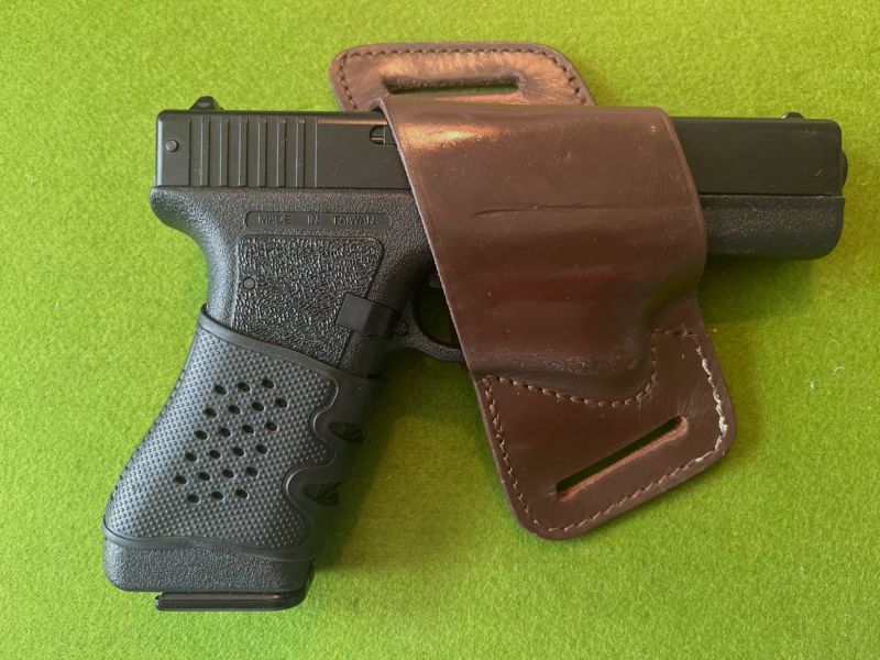 YAQUIHOLSTER ALLESFRESSR GLOCK SPORT 1911 DICKE ACP 45 UND ÄHNLICHE