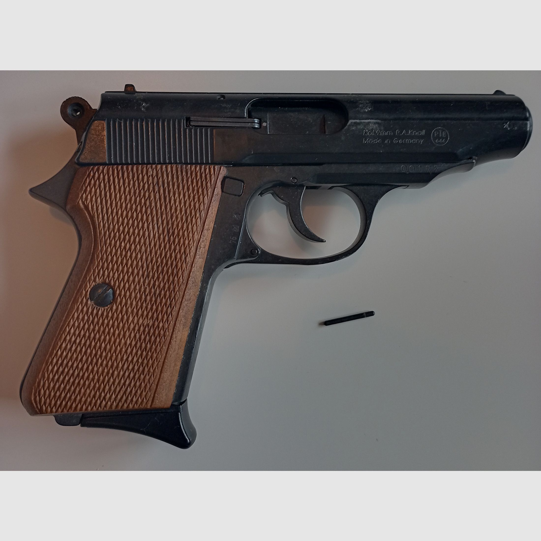 Pistolet d'alarme ME 9 modèle Para